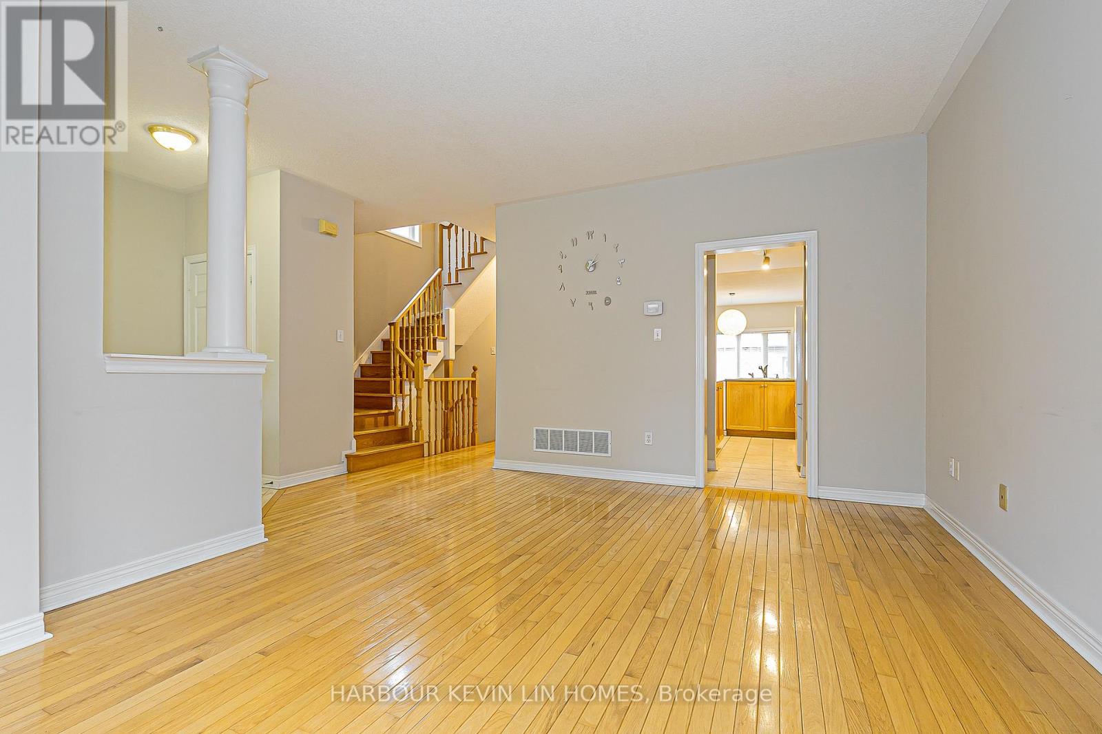 46 Country Glen Road, Markham, Ontario  L6B 1B5 - Photo 7 - N12427502