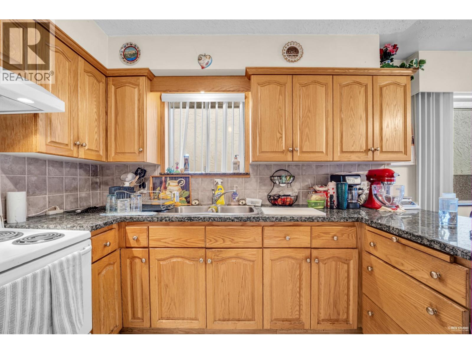 4307 Venables Street, Burnaby, British Columbia  V5C 3A3 - Photo 5 - R3060329