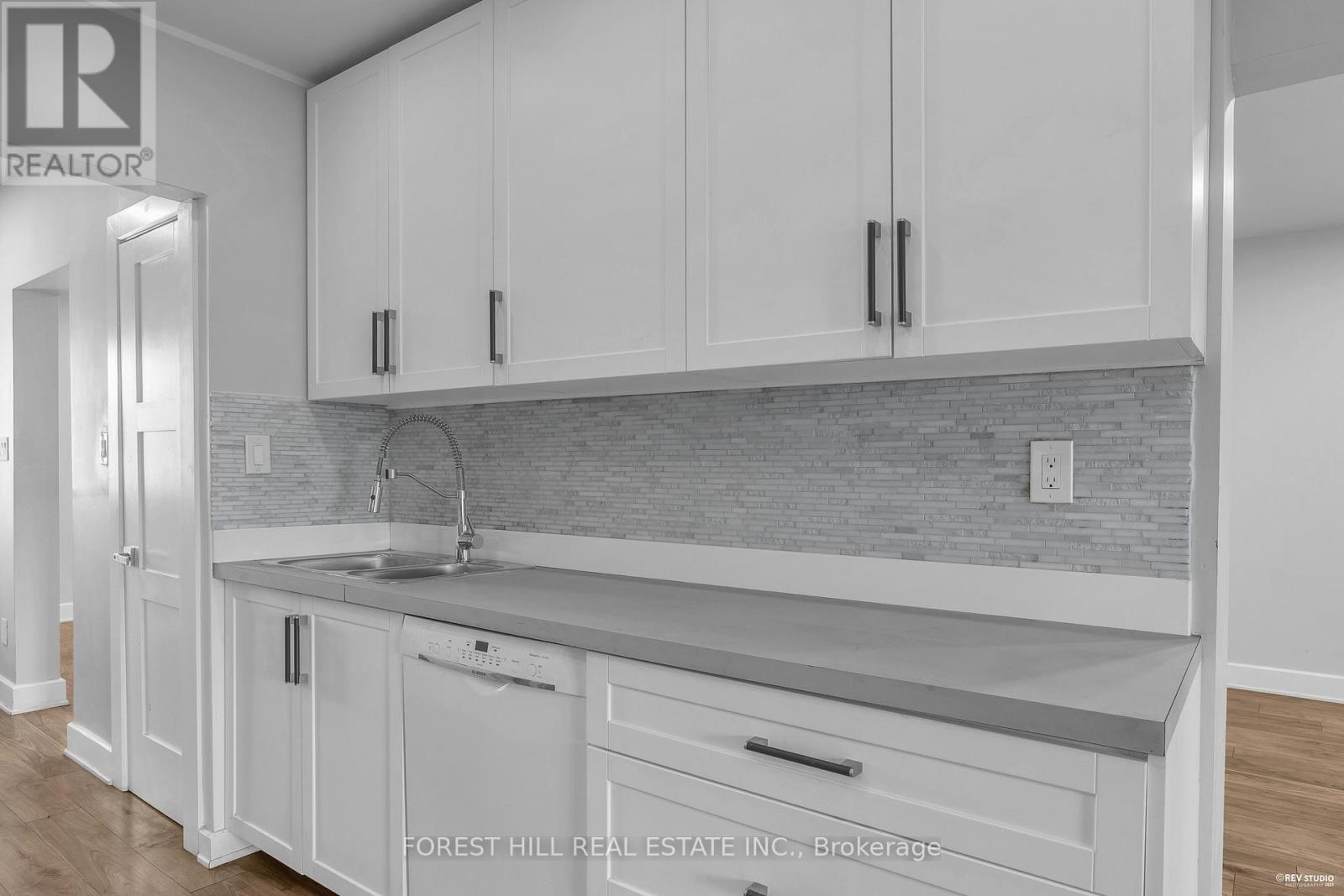 22 Harvey Street, Hamilton (Gibson), Ontario  L8L 2L8 - Photo 21 - X12446478