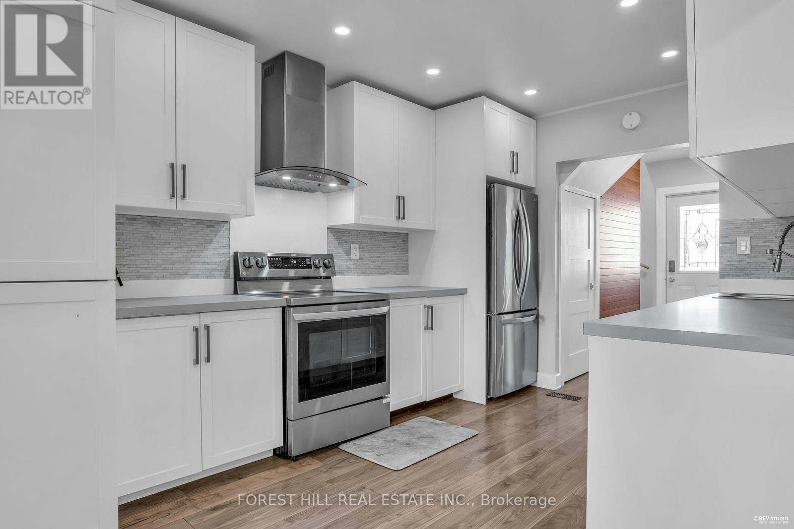 22 Harvey Street, Hamilton (Gibson), Ontario  L8L 2L8 - Photo 16 - X12446478