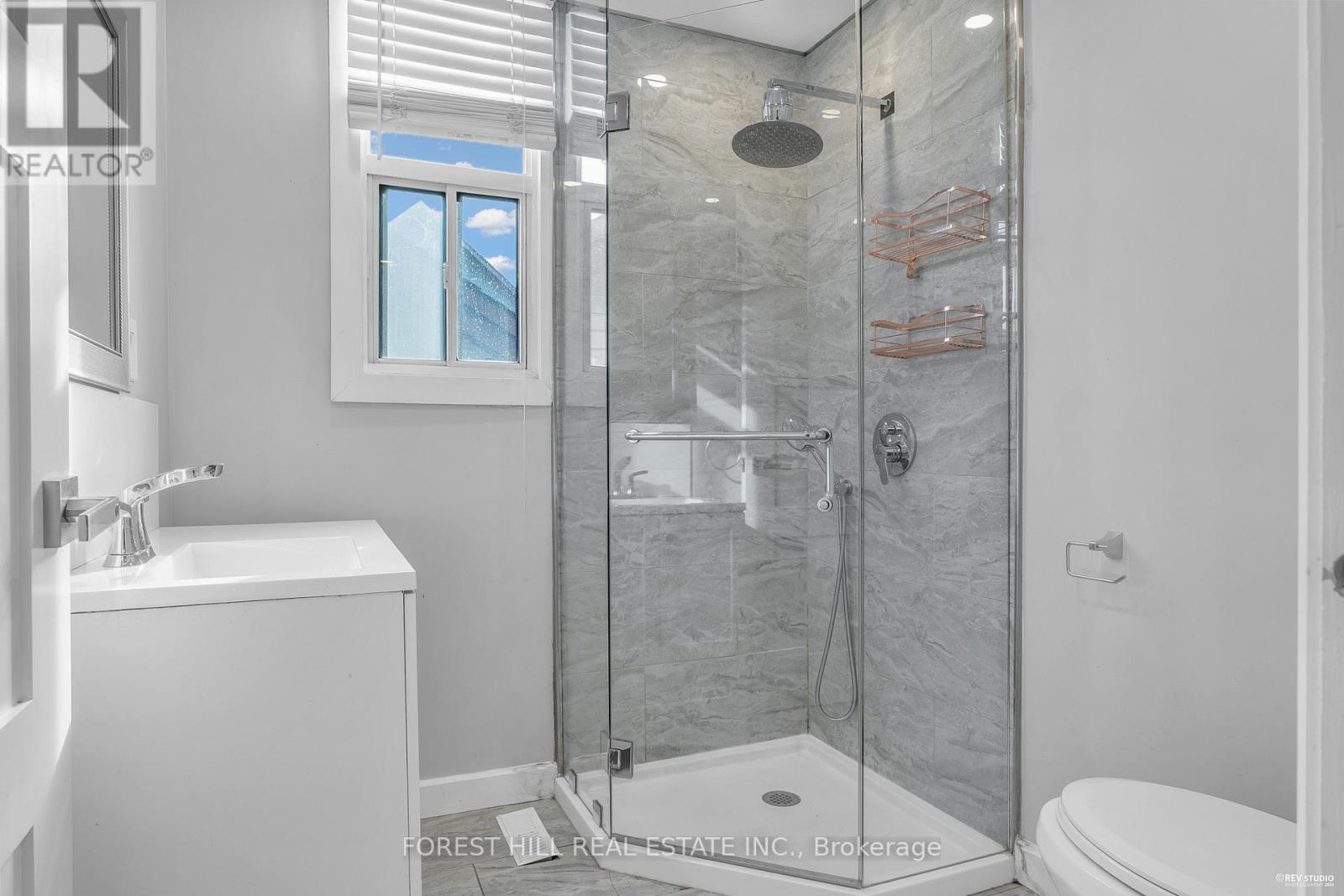 22 Harvey Street, Hamilton (Gibson), Ontario  L8L 2L8 - Photo 35 - X12446478