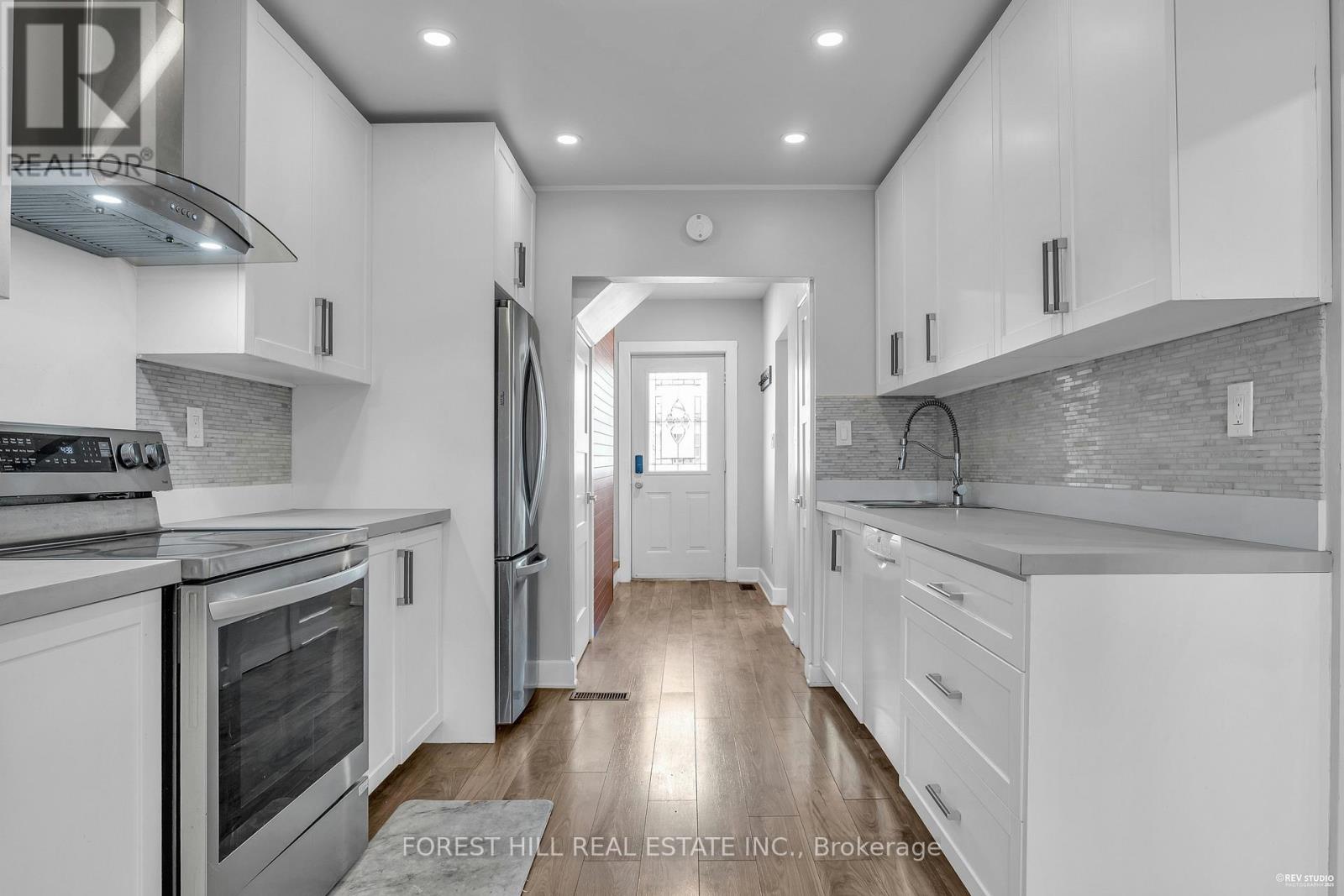 22 Harvey Street, Hamilton (Gibson), Ontario  L8L 2L8 - Photo 17 - X12446478