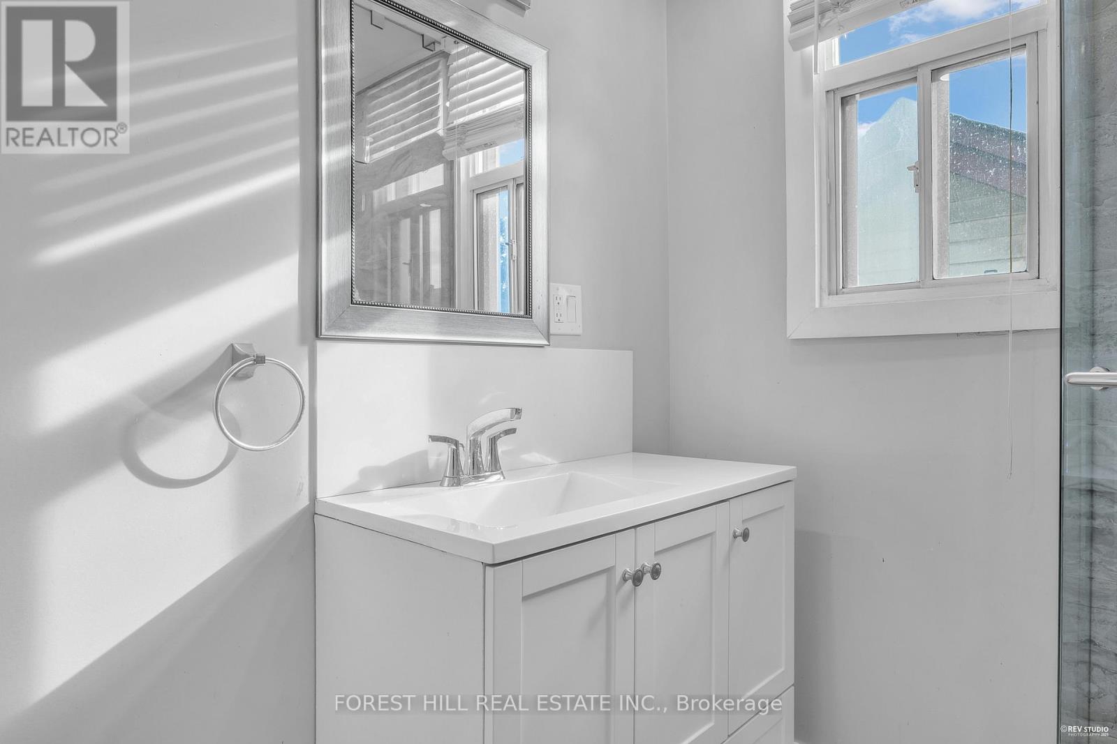 22 Harvey Street, Hamilton (Gibson), Ontario  L8L 2L8 - Photo 36 - X12446478