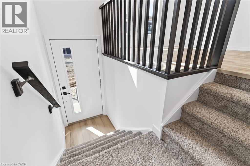 70 Kenesky Drive Unit# 36, Waterdown, Ontario  L0R 2H7 - Photo 3 - 40781370