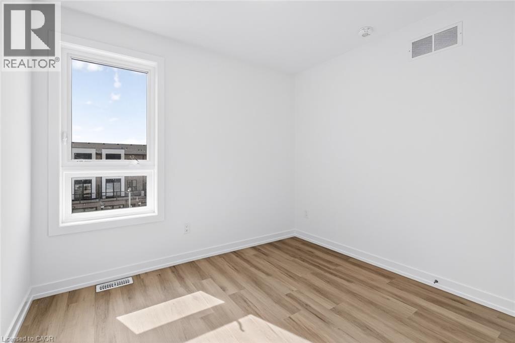 70 Kenesky Drive Unit# 36, Waterdown, Ontario  L0R 2H7 - Photo 34 - 40781370