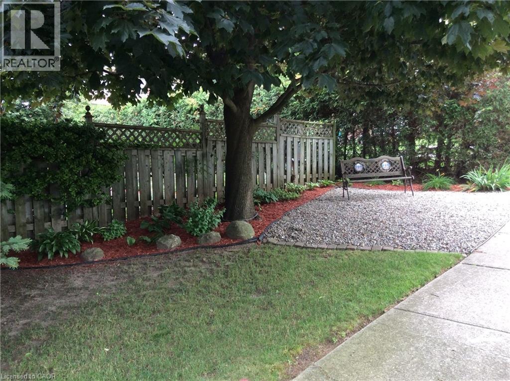 61 Sandsprings Crescent, Kitchener, Ontario  N2E 2A5 - Photo 37 - 40779442