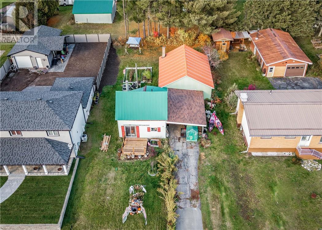 5 Rutland, Warren, Ontario  P0H 2N0 - Photo 2 - 2125341