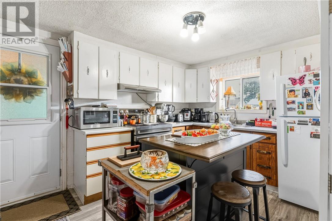 5 Rutland, Warren, Ontario  P0H 2N0 - Photo 5 - 2125341