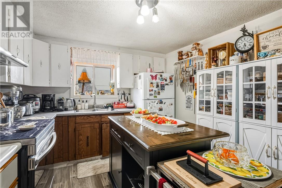 5 Rutland, Warren, Ontario  P0H 2N0 - Photo 6 - 2125341