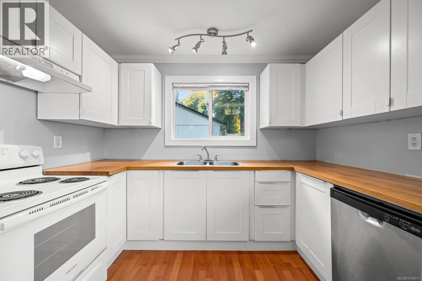 65 Taylor Way, Campbell River, British Columbia  V9W 3A7 - Photo 9 - 1018011