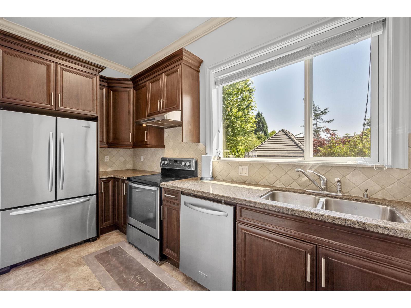 16418 36a Avenue, Surrey, British Columbia  V3Z 0M1 - Photo 6 - R3060927