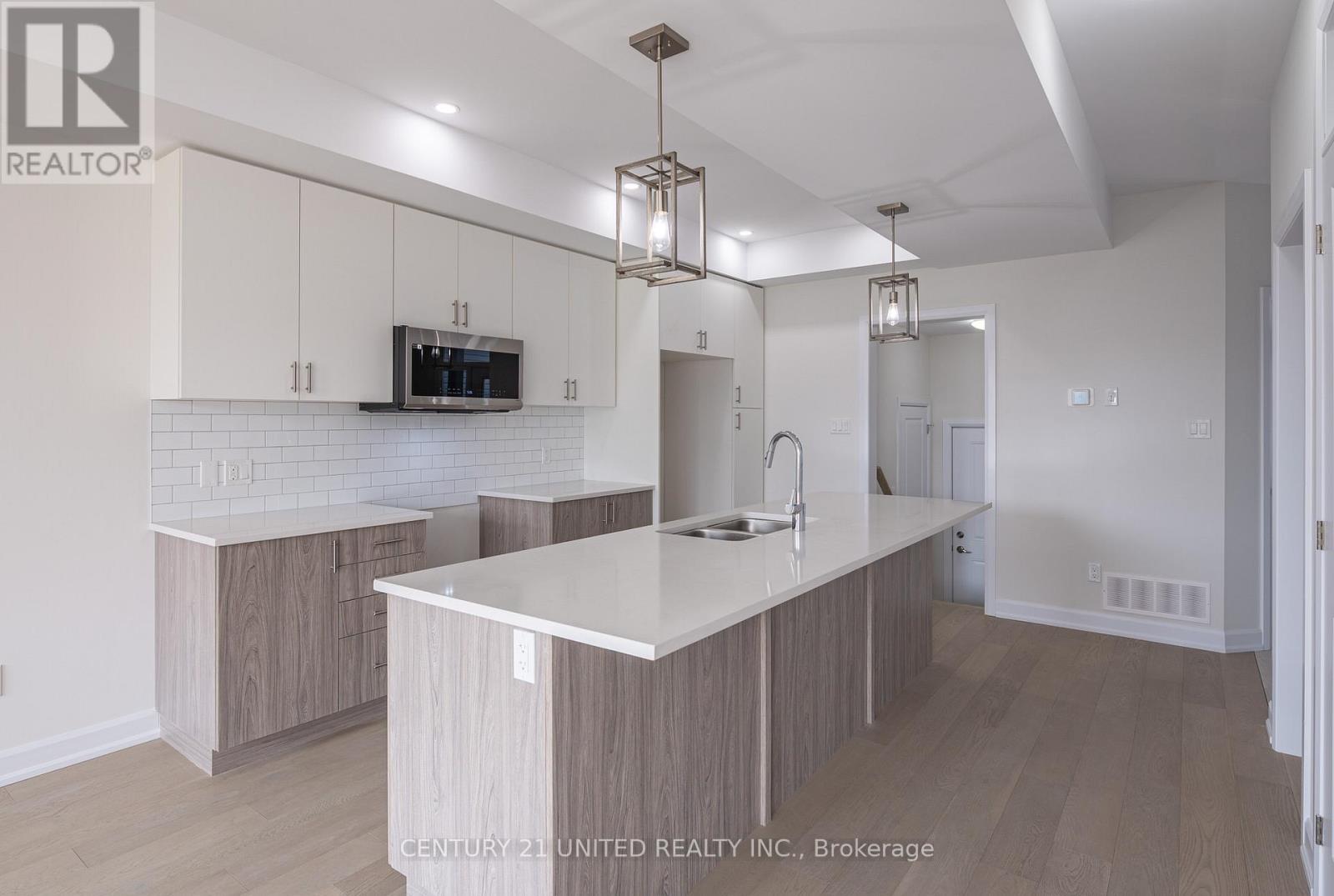 307 Mullighan Gardens, Peterborough, Ontario  K9K 0H2 - Photo 3 - X12476581