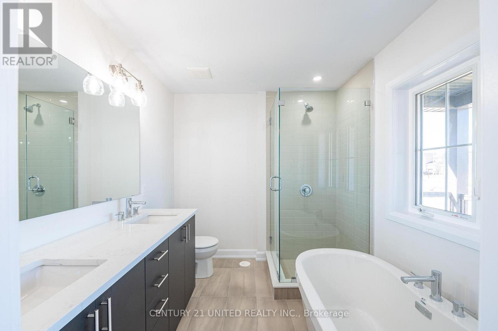305 Mullighan Gardens, Peterborough (Monaghan Ward 2), Ontario  K9K 0G3 - Photo 17 - X12476613