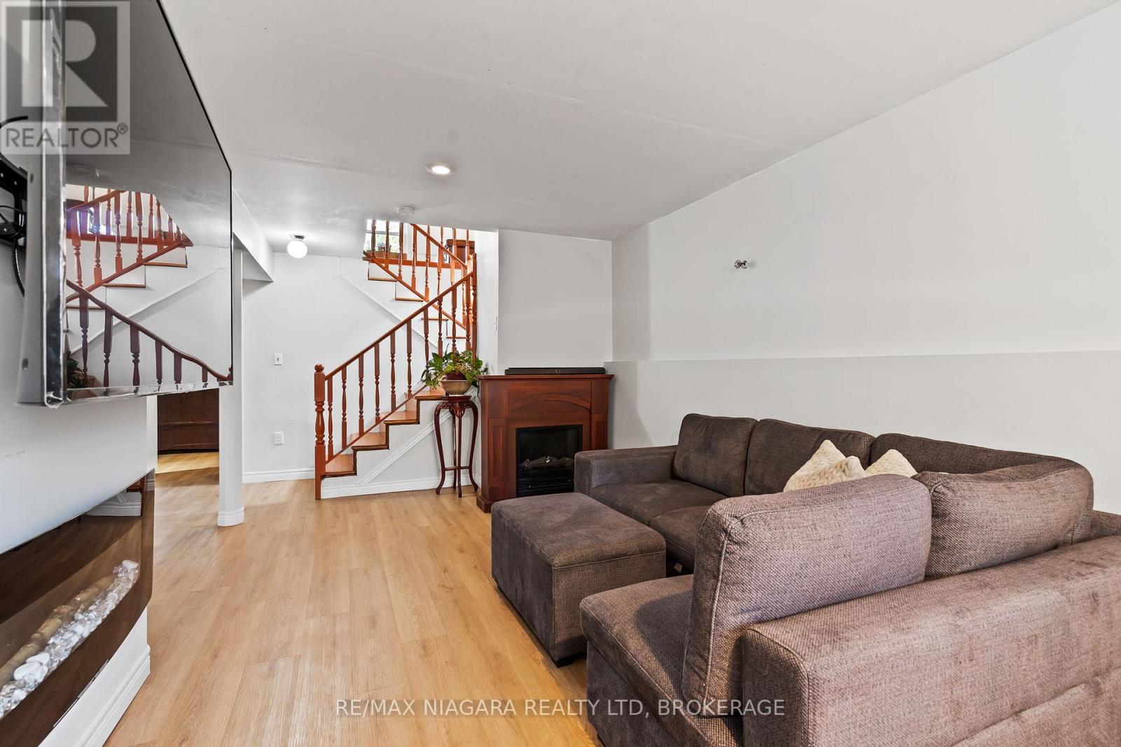 343 Helen Street, Fort Erie, Ontario  L0S 1B0 - Photo 24 - X12476568