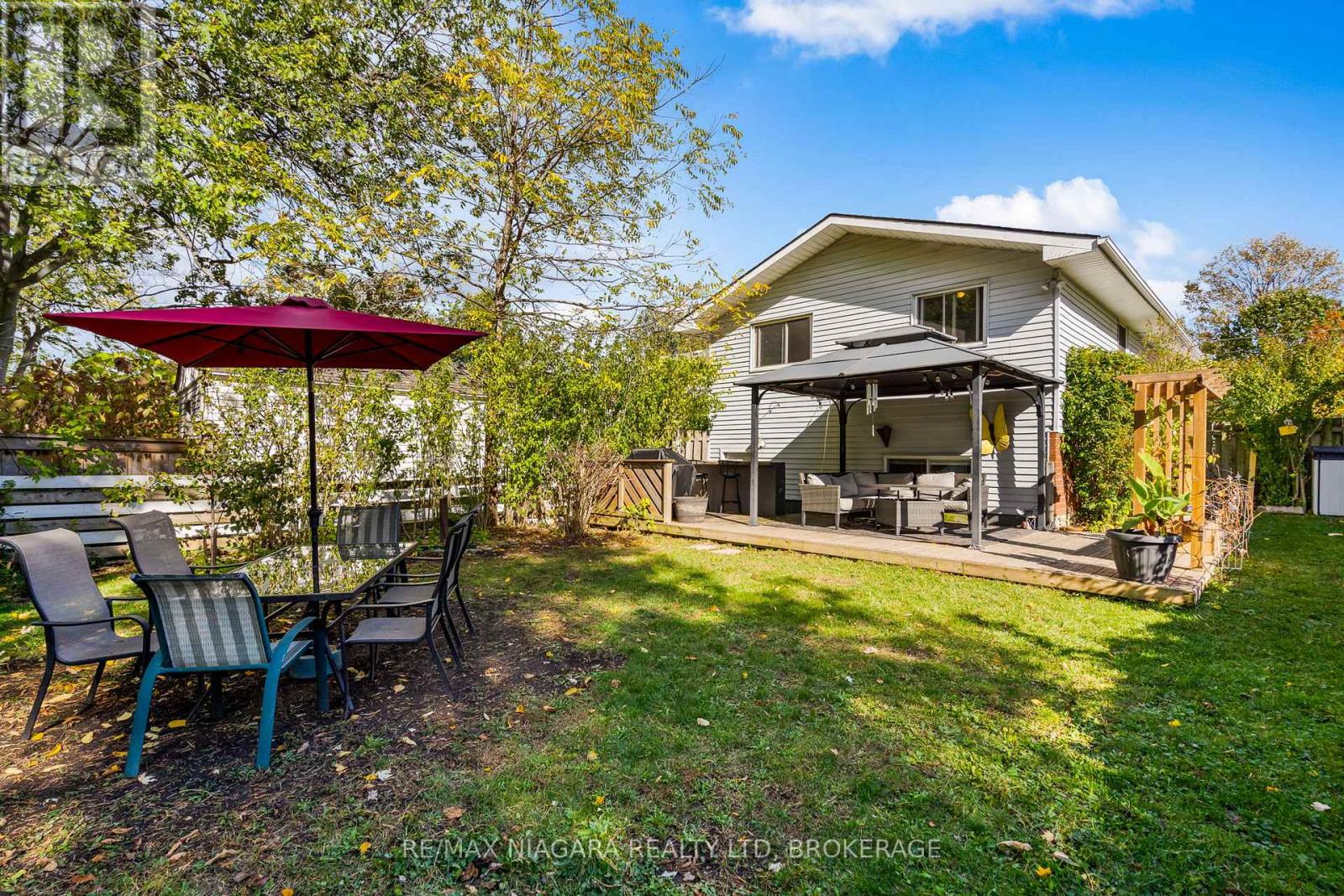 343 Helen Street, Fort Erie, Ontario  L0S 1B0 - Photo 8 - X12476568