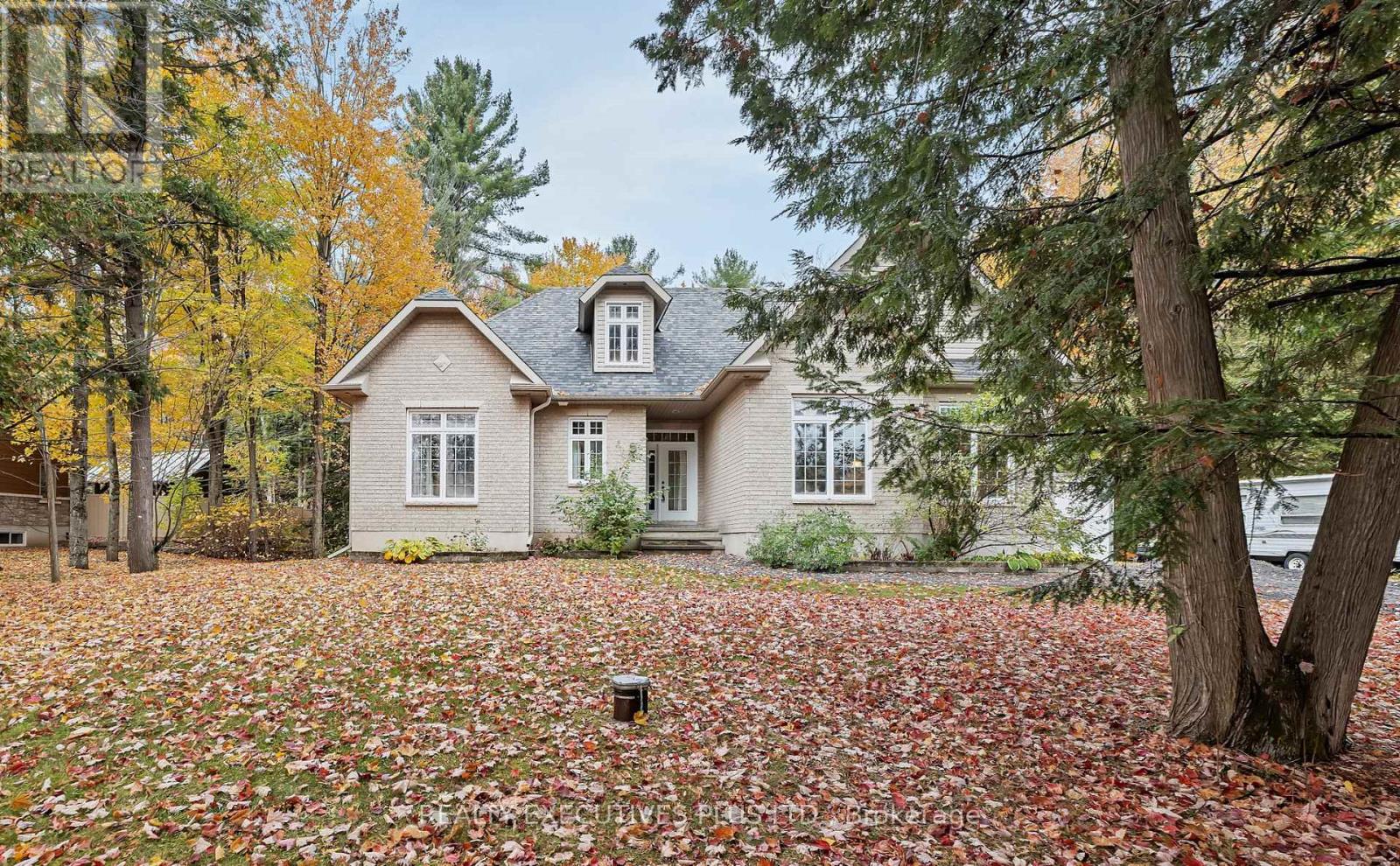 2660 Dubois Street, Clarence-Rockland, Ontario  K4K 1K7 - Photo 1 - X12474466