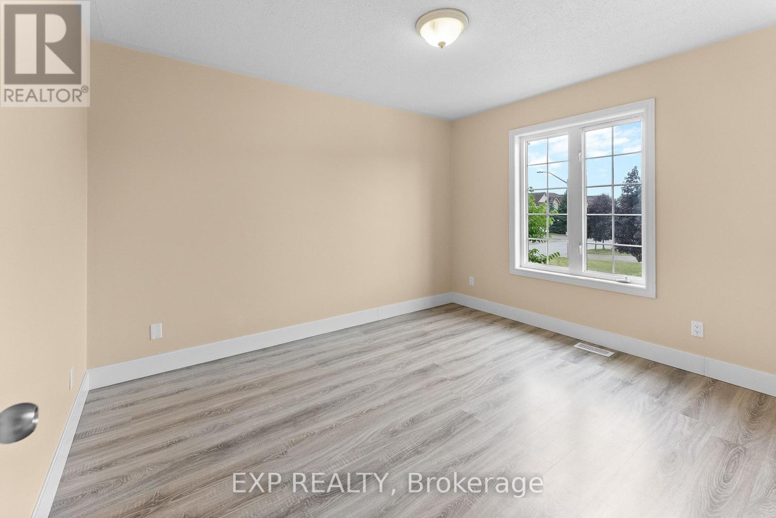 38 Natalie Court, Thorold (Confederation Heights), Ontario  L2V 5C6 - Photo 12 - X12476574