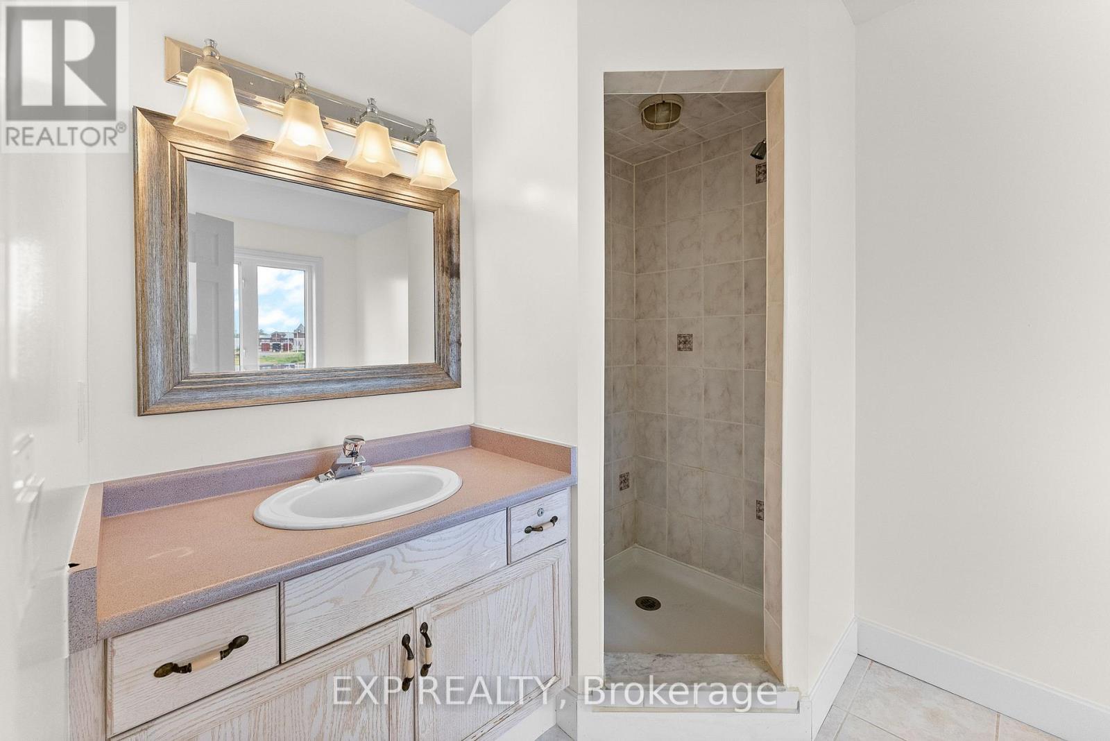 38 Natalie Court, Thorold (Confederation Heights), Ontario  L2V 5C6 - Photo 19 - X12476574