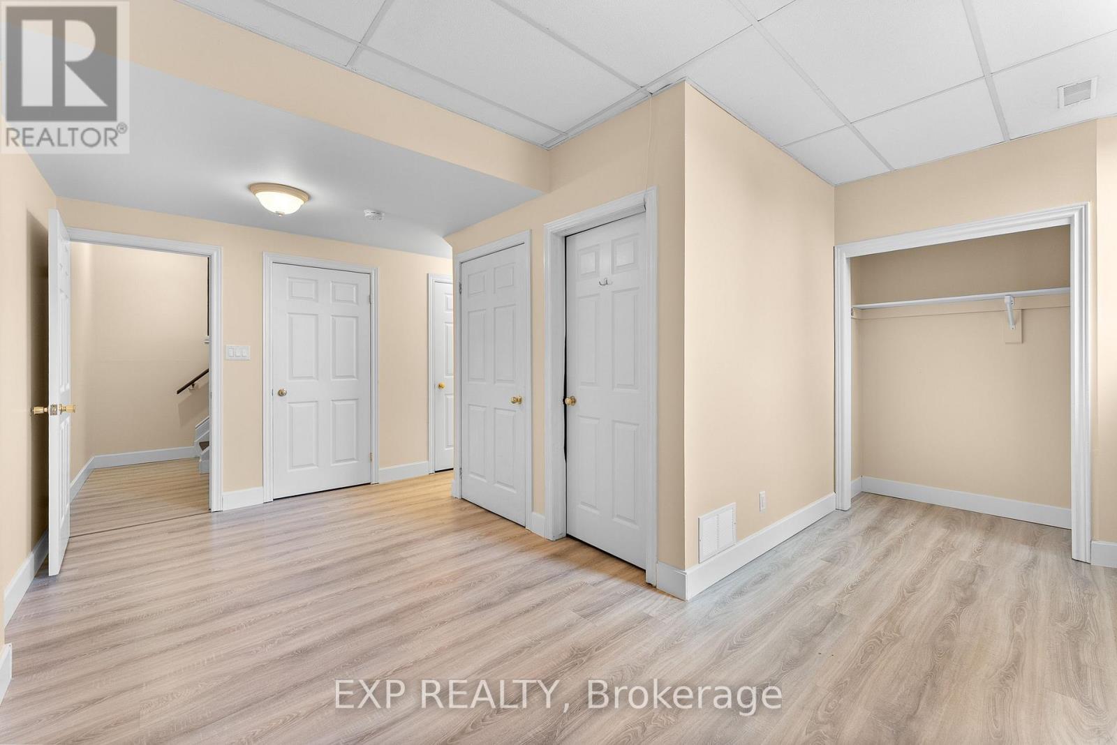 38 Natalie Court, Thorold (Confederation Heights), Ontario  L2V 5C6 - Photo 21 - X12476574
