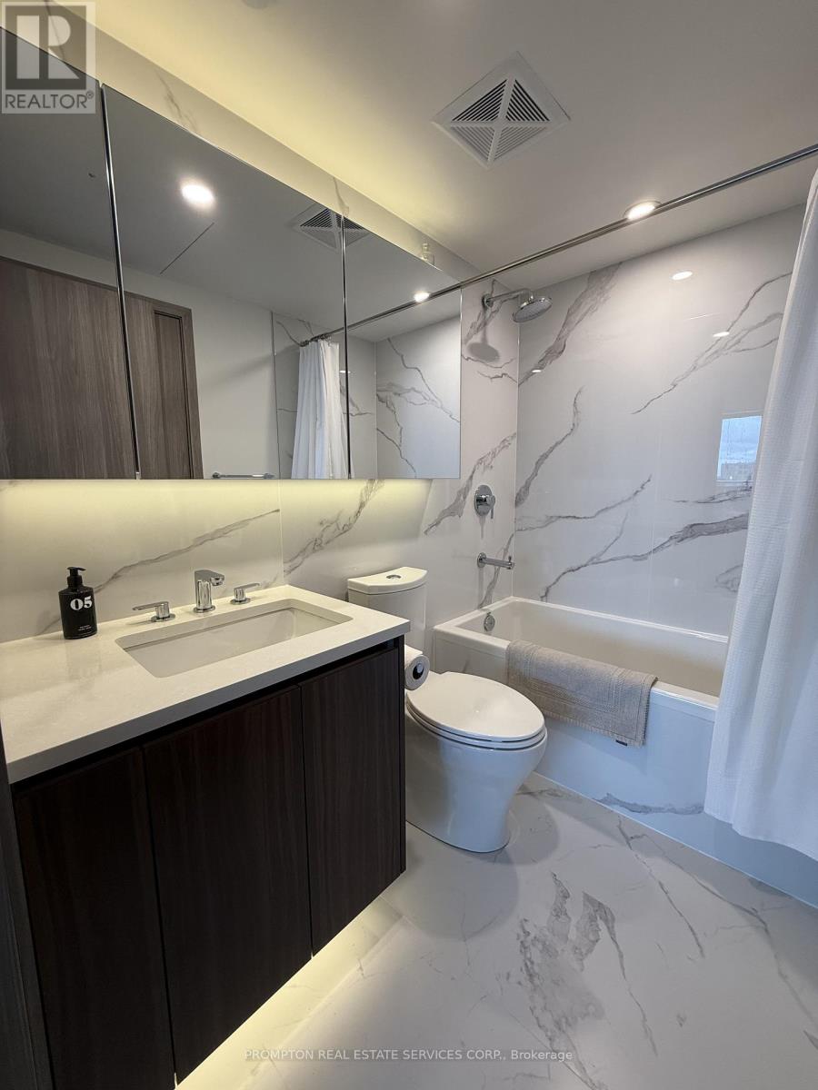 4715 - 3 Concord Cityplace Way, Toronto, Ontario  M5V 0X4 - Photo 14 - C12476451
