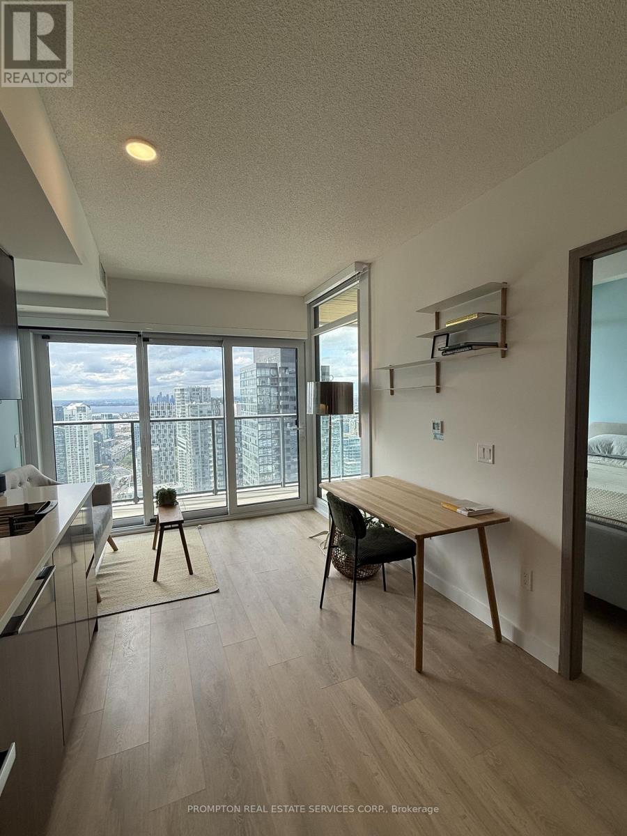 4715 - 3 Concord Cityplace Way, Toronto, Ontario  M5V 0X4 - Photo 4 - C12476451