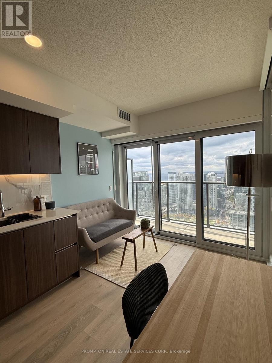 4715 - 3 Concord Cityplace Way, Toronto, Ontario  M5V 0X4 - Photo 5 - C12476451