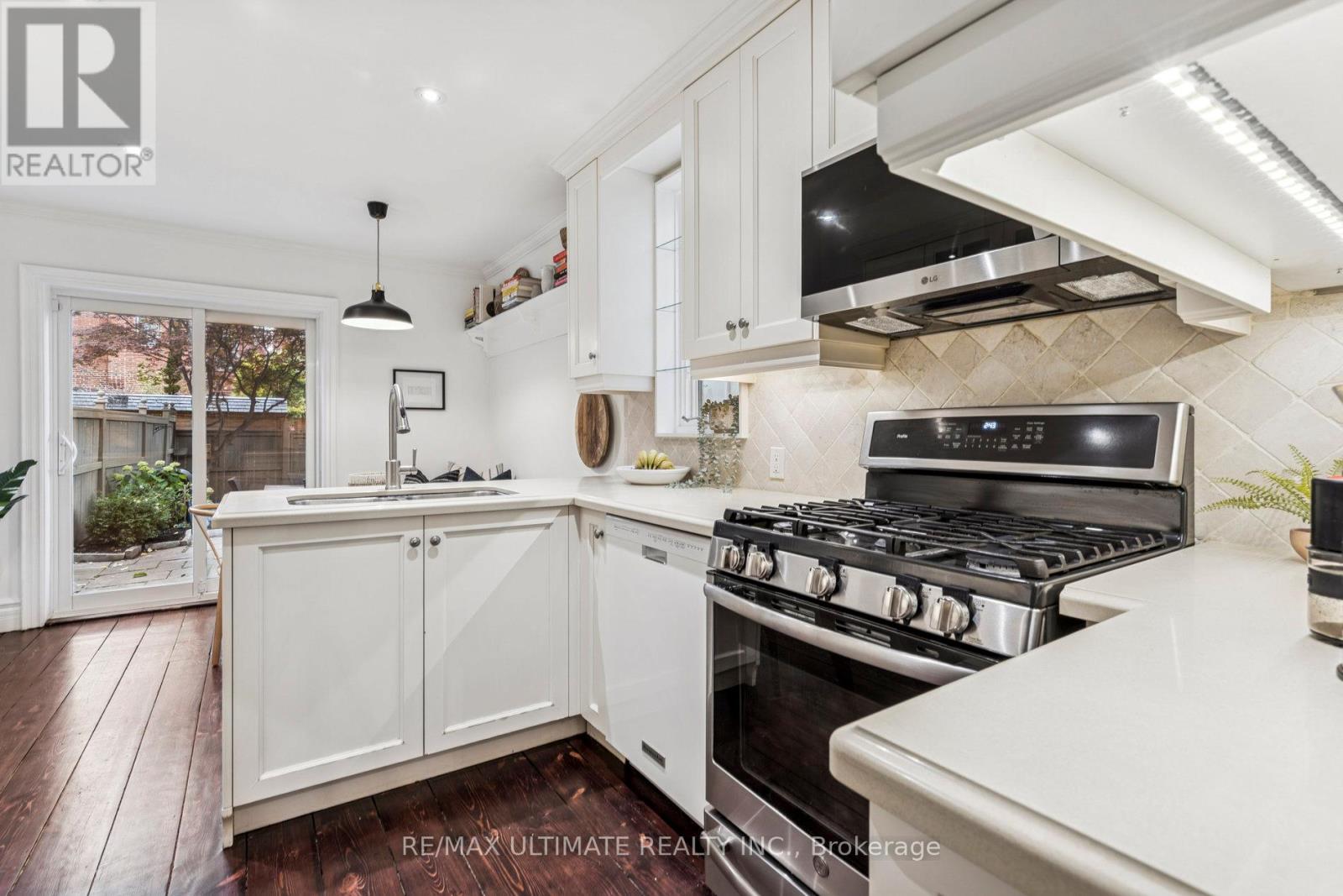 259 Seaton Street, Toronto, Ontario  M5A 2T5 - Photo 11 - C12476492