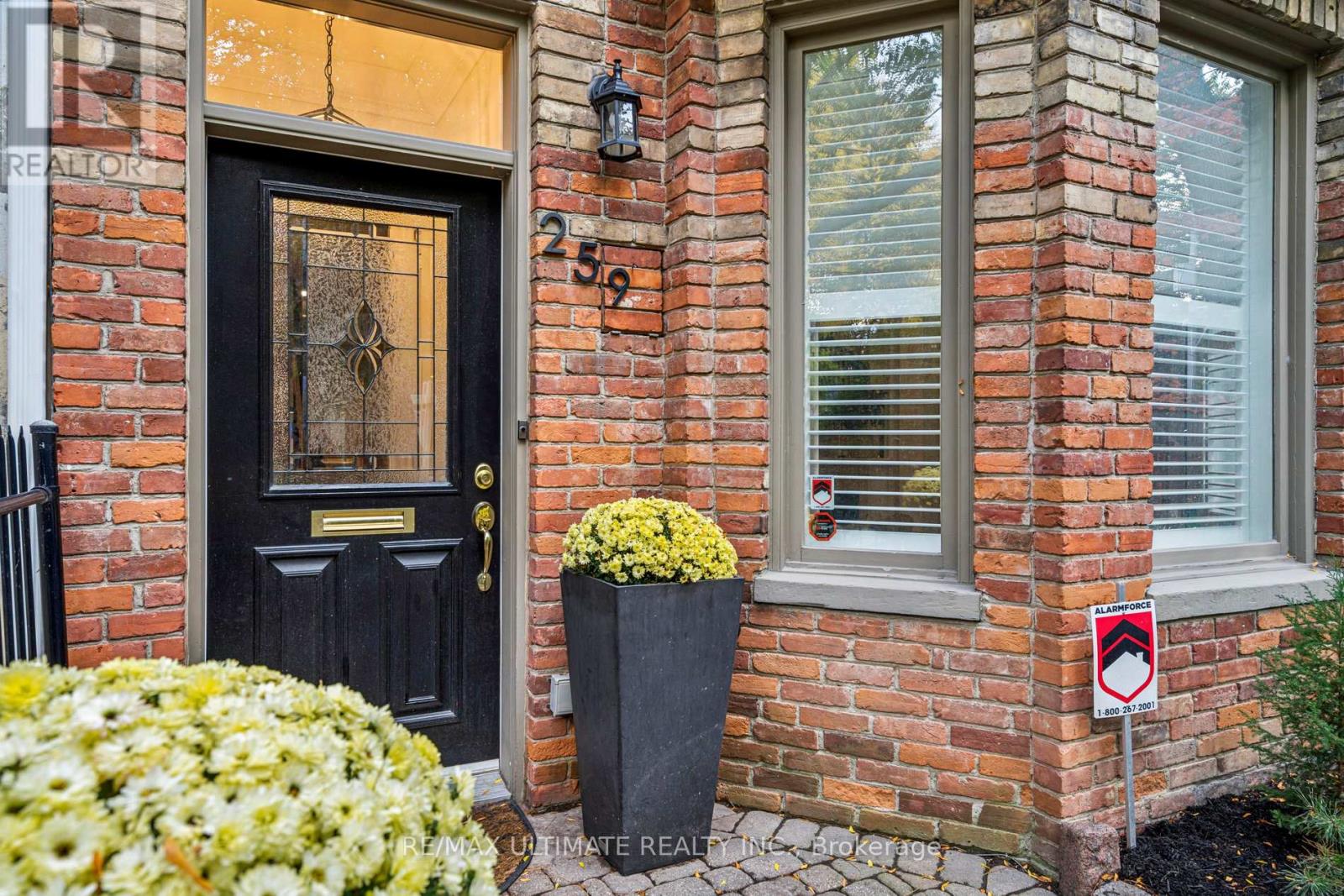 259 Seaton Street, Toronto, Ontario  M5A 2T5 - Photo 2 - C12476492