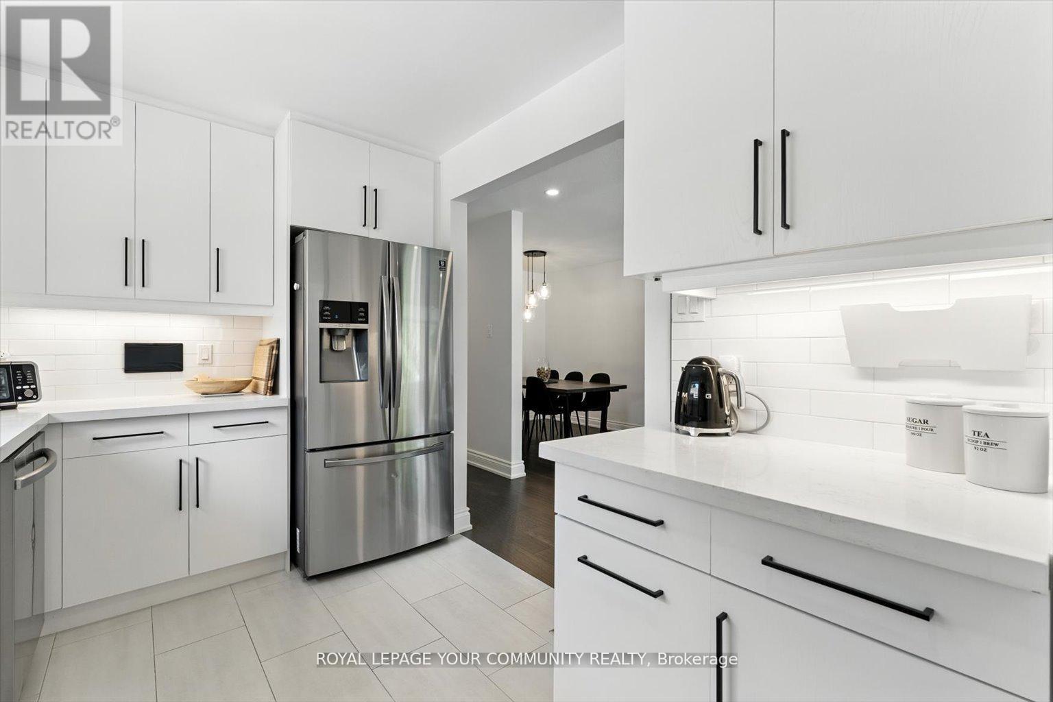 33 Murellen Crescent, Toronto, Ontario  M4A 2K6 - Photo 17 - C12476554