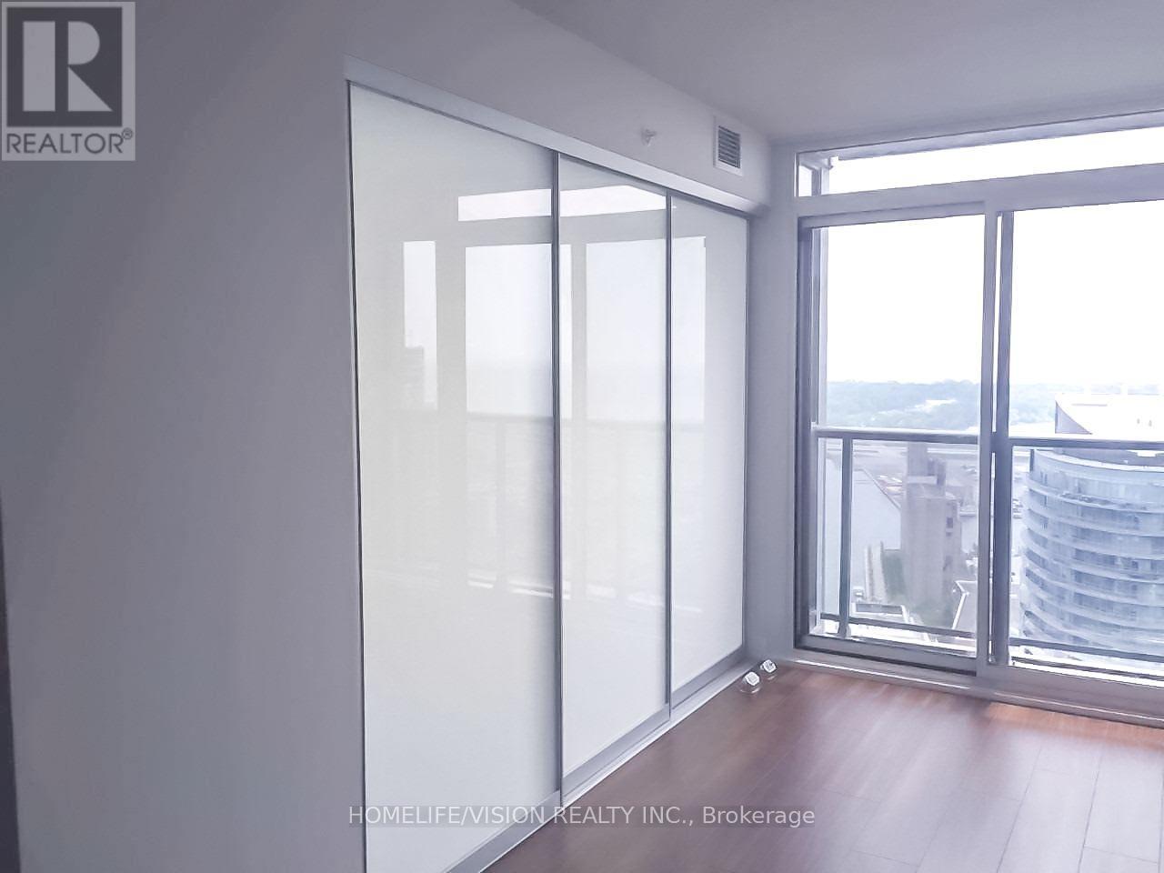 3905 - 85 Queens Wharf Road, Toronto, Ontario  M5V 0J9 - Photo 7 - C12476559