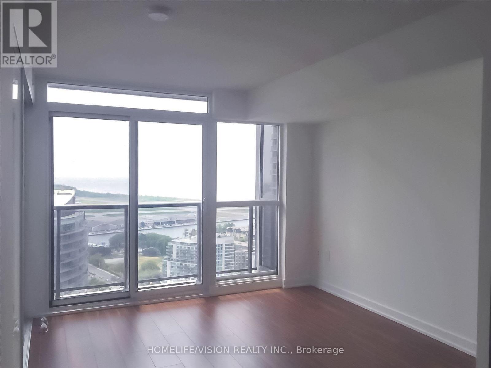 3905 - 85 Queens Wharf Road, Toronto, Ontario  M5V 0J9 - Photo 8 - C12476559