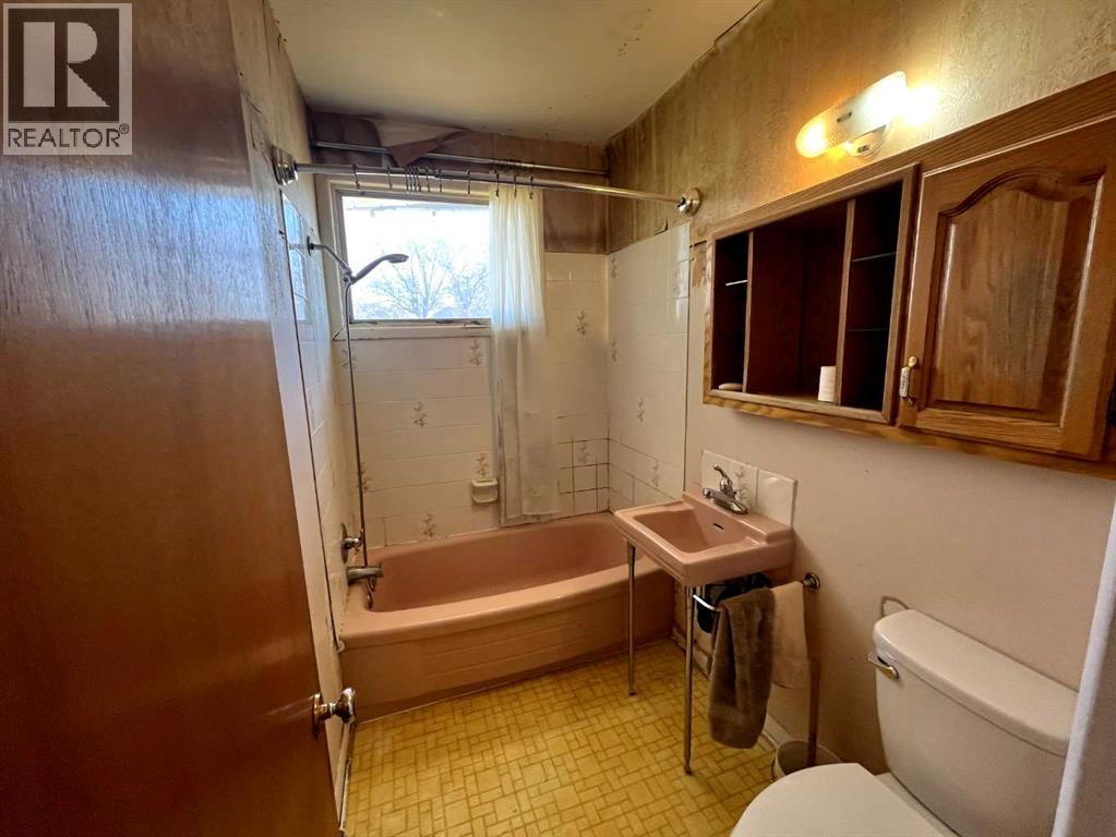 34n 100e Street, Raymond, Alberta  T0K 2S0 - Photo 8 - A2266025