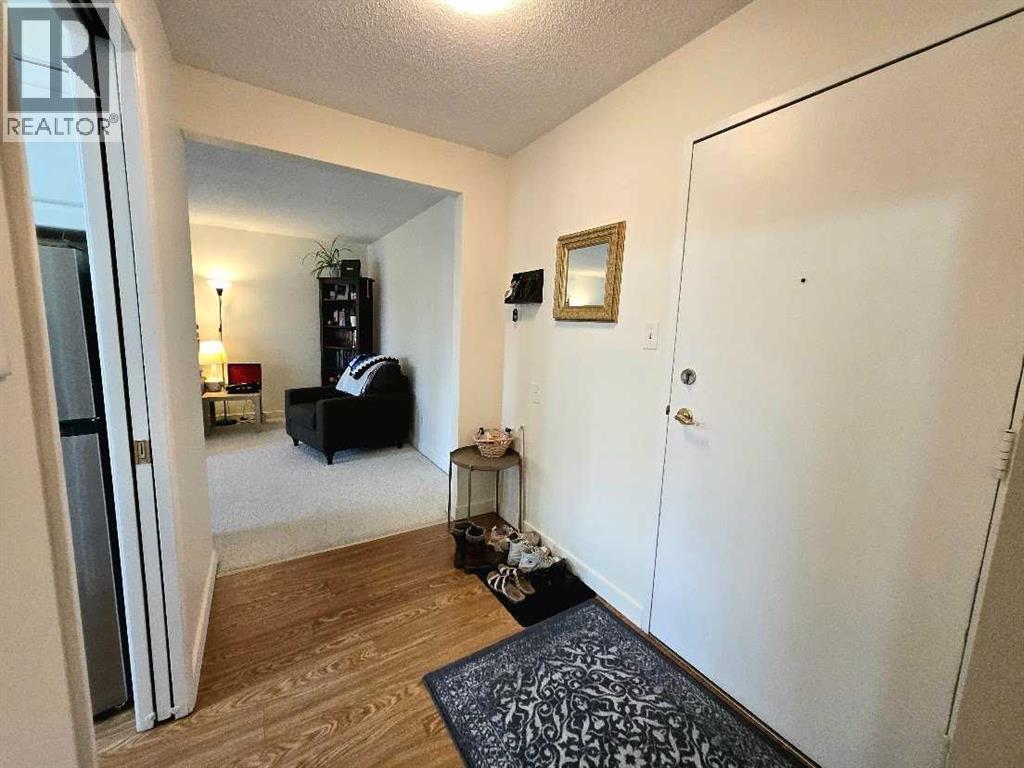 305, 11455 41 Avenue Nw, Edmonton, Alberta  T6J 0T9 - Photo 2 - A2262682