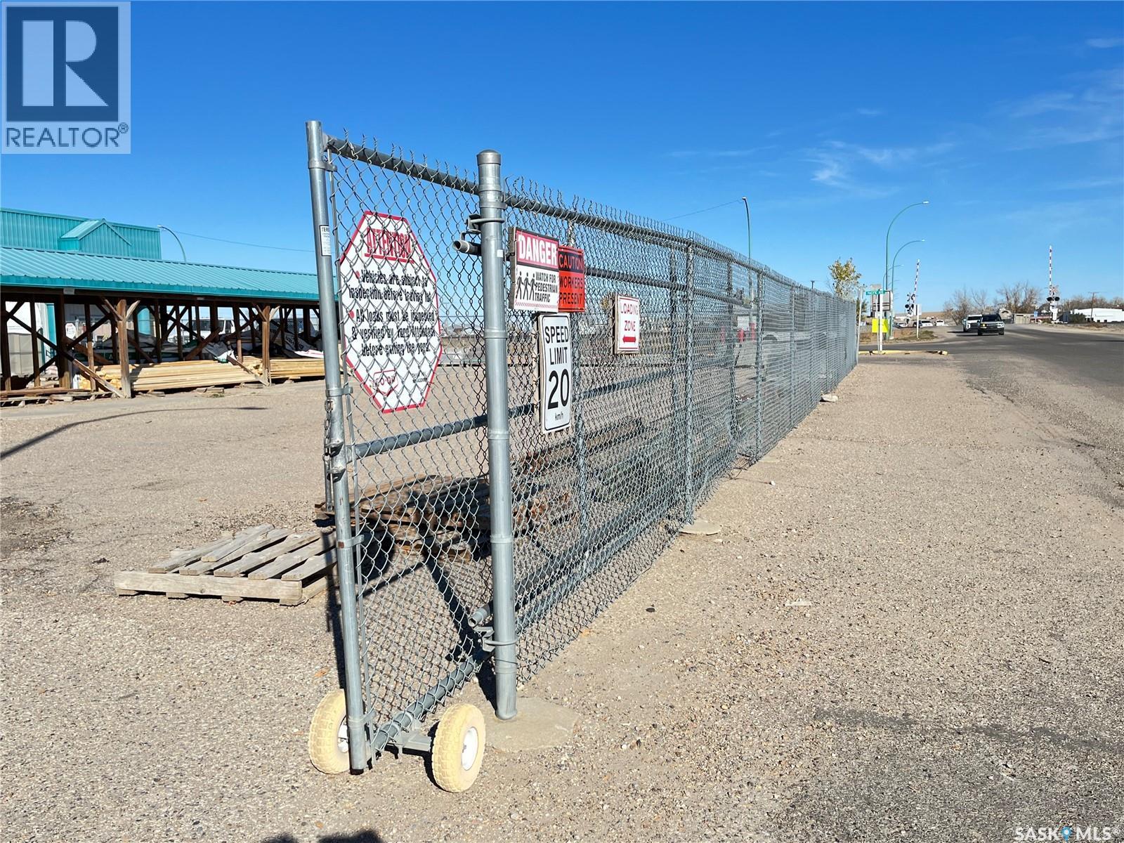 101 Sidney Street, Maple Creek, Saskatchewan  S0N 1N0 - Photo 9 - SK021436