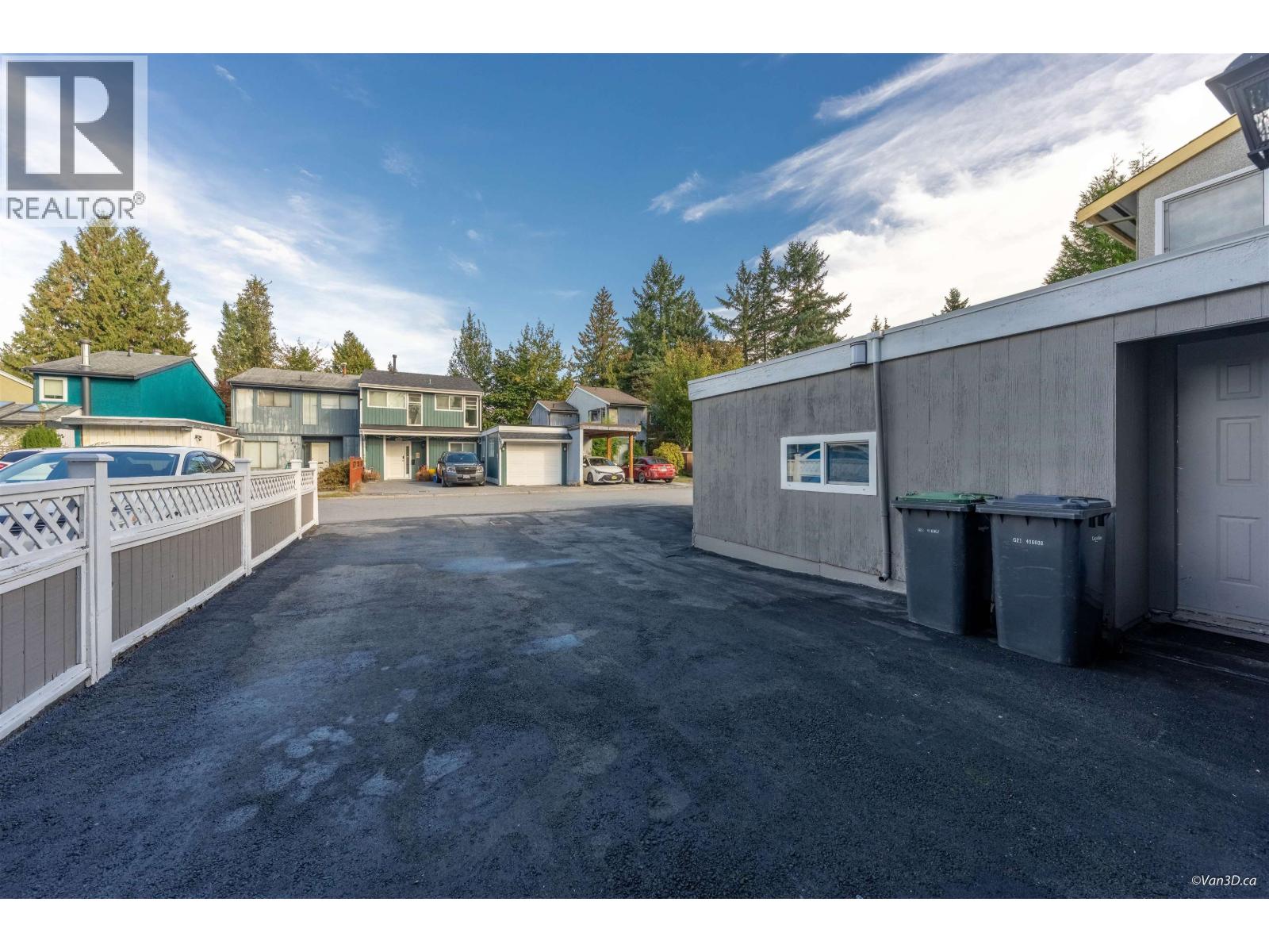 3010 Firbrook Place, Coquitlam, British Columbia  V3C 4B3 - Photo 4 - R3061006