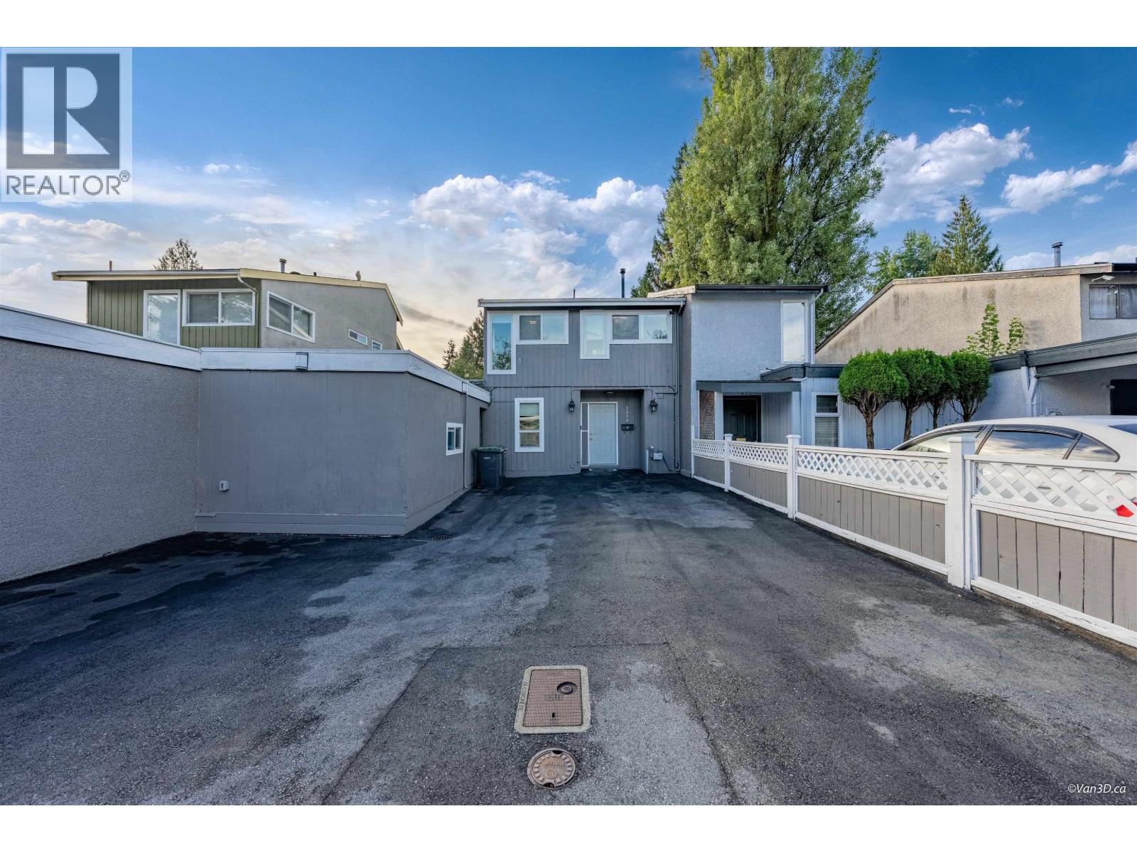 3010 Firbrook Place, Coquitlam, British Columbia  V3C 4B3 - Photo 2 - R3061006