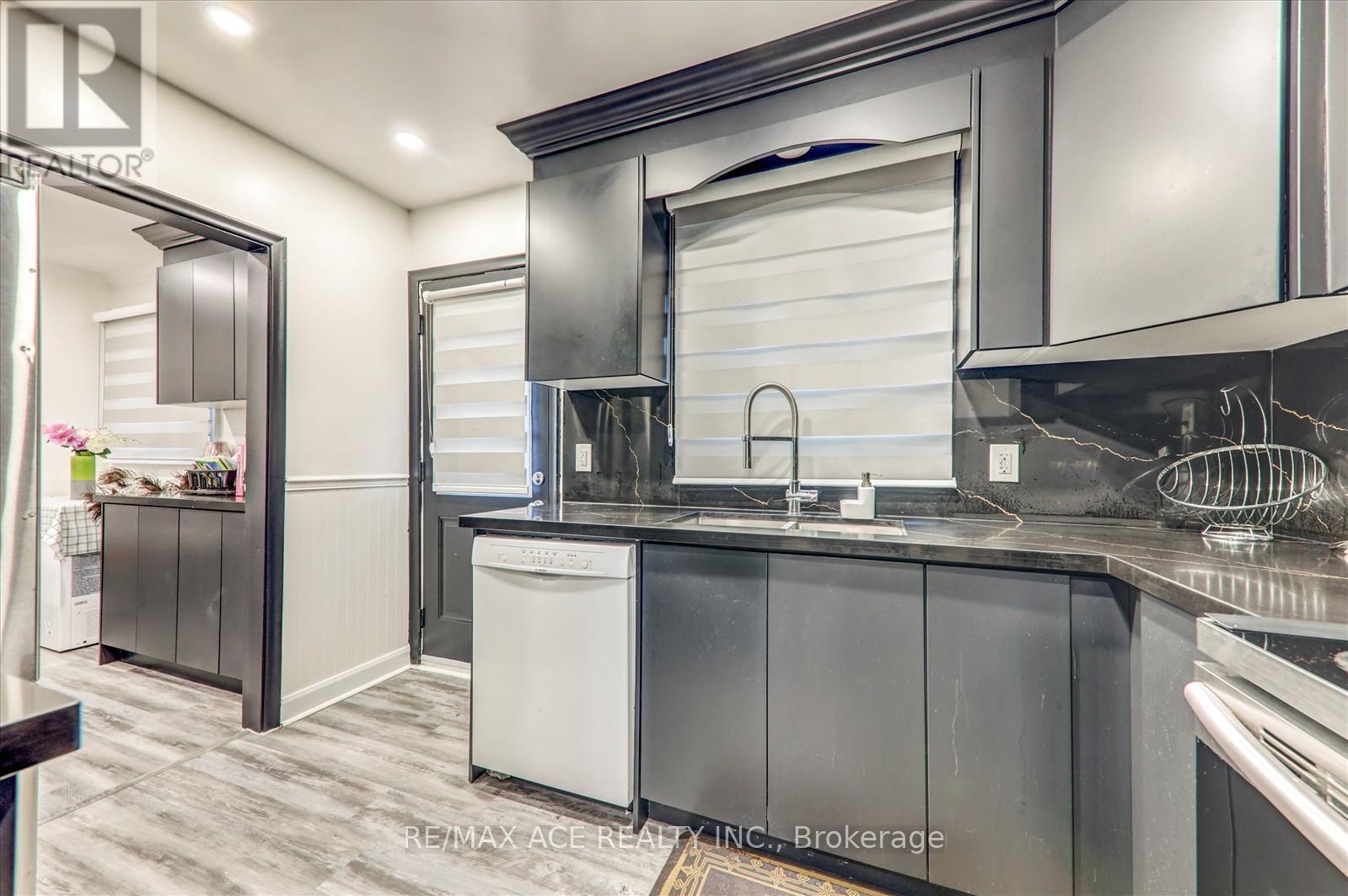 81 Grassmere Avenue, Oshawa, Ontario  L1H 3X5 - Photo 11 - E12476536