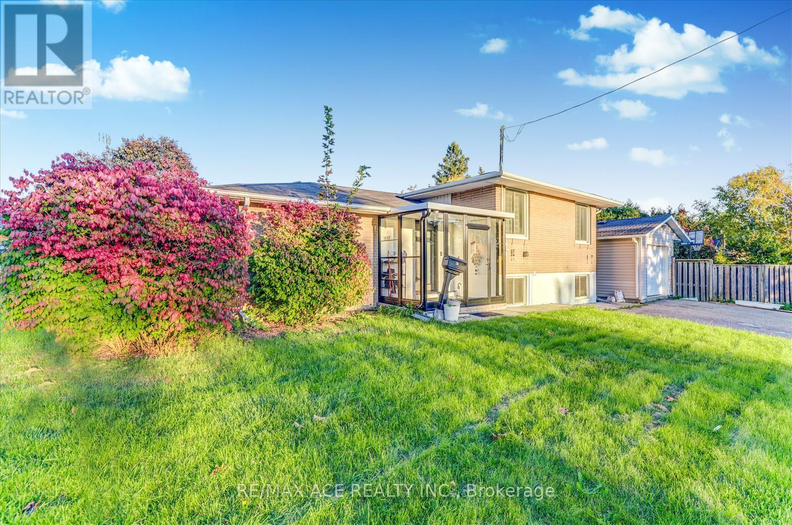 81 Grassmere Avenue, Oshawa, Ontario  L1H 3X5 - Photo 5 - E12476536