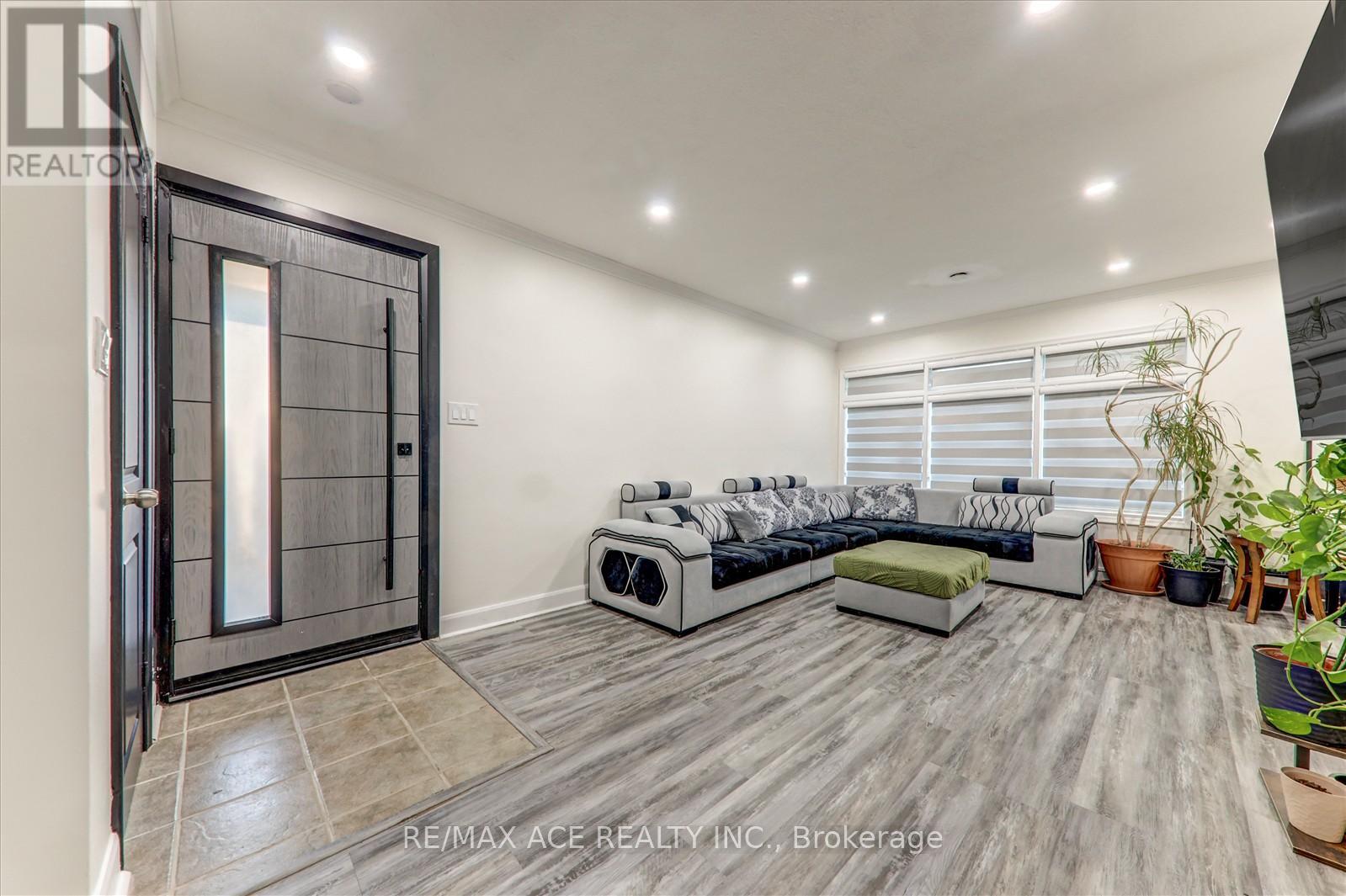 81 Grassmere Avenue, Oshawa, Ontario  L1H 3X5 - Photo 7 - E12476536