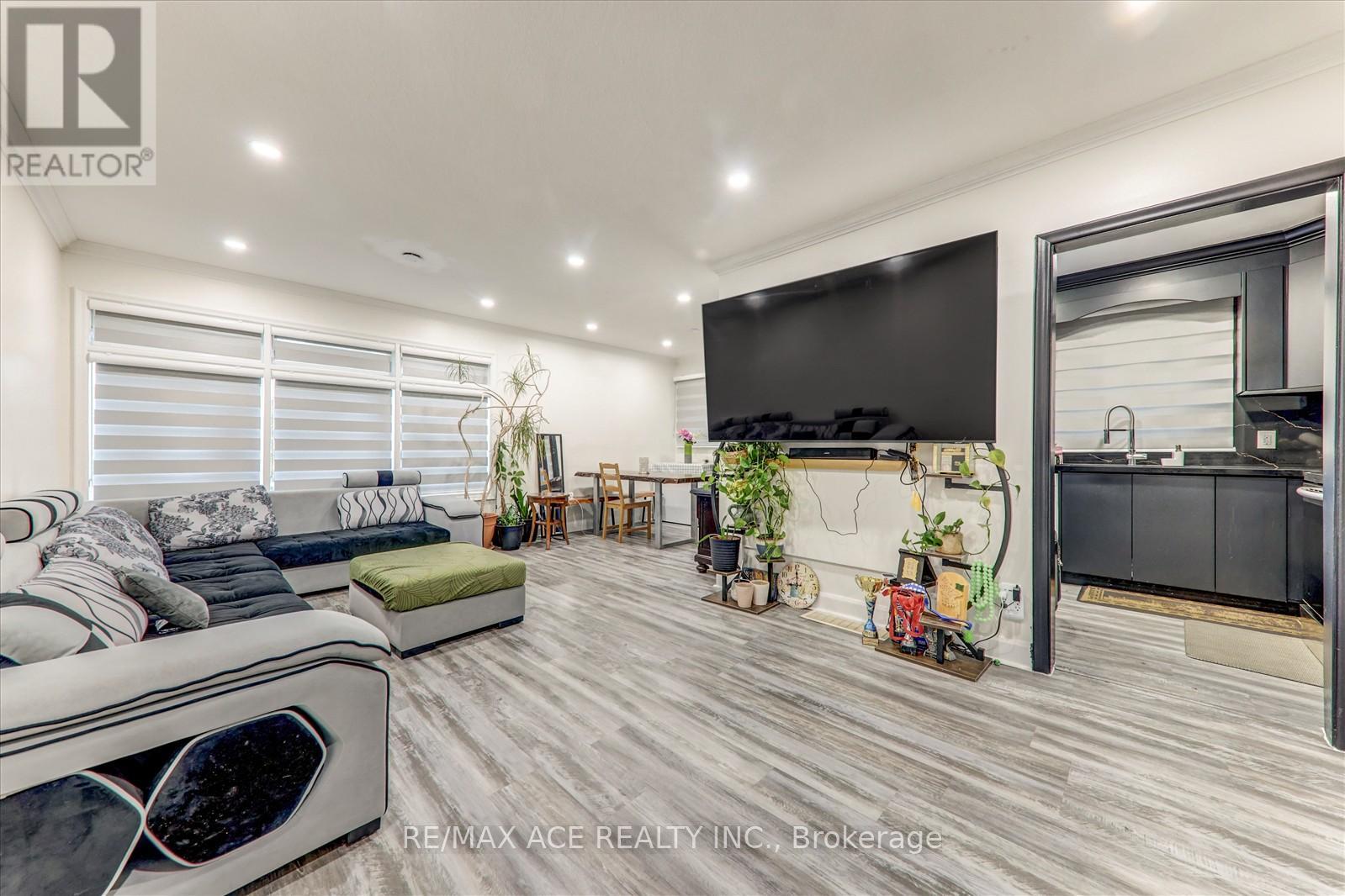 81 Grassmere Avenue, Oshawa, Ontario  L1H 3X5 - Photo 8 - E12476536