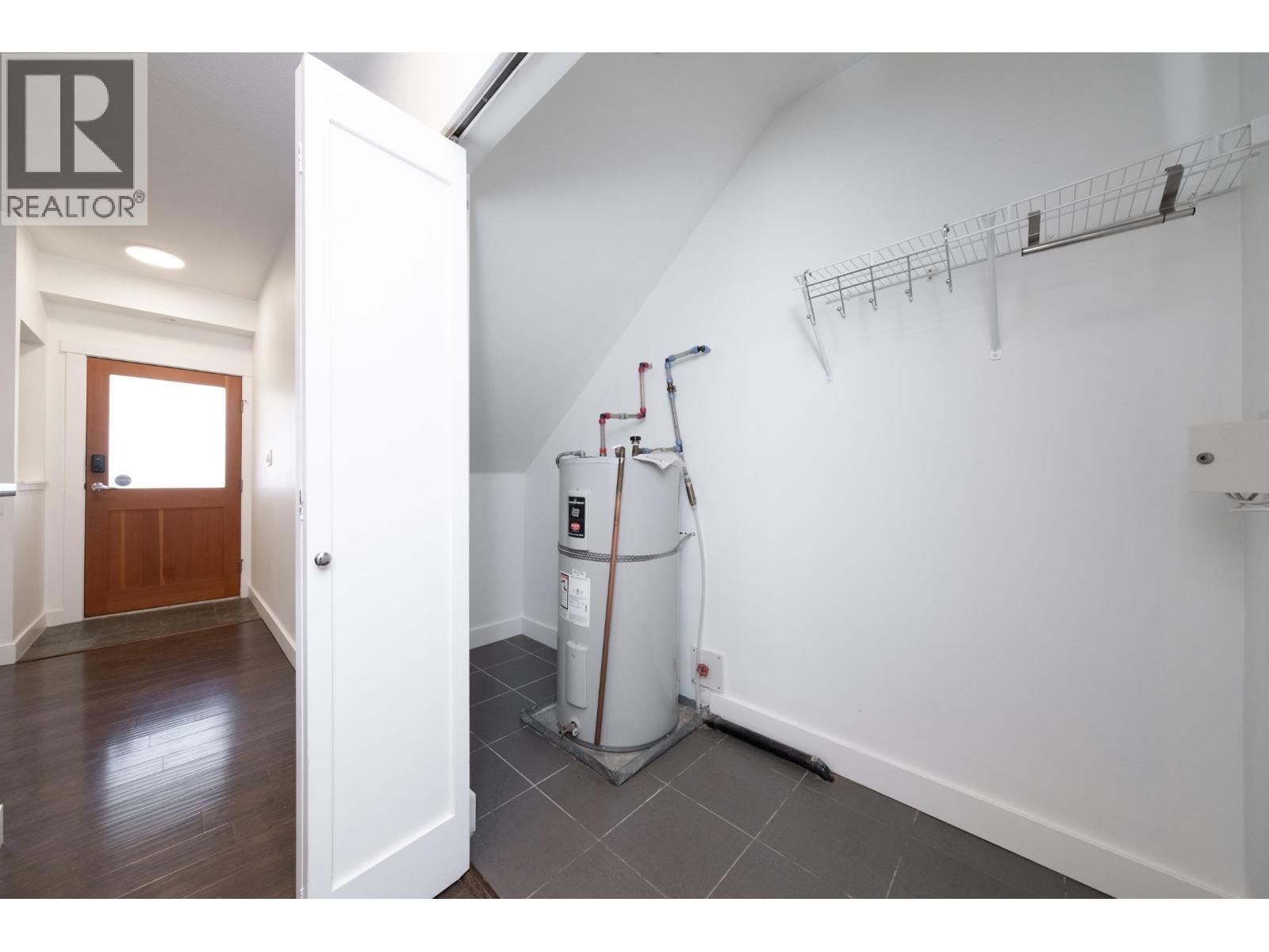 132 7388 Macpherson Avenue, Burnaby, British Columbia  V5J 0A1 - Photo 8 - R3060901