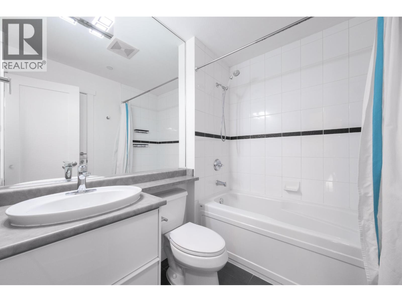 132 7388 Macpherson Avenue, Burnaby, British Columbia  V5J 0A1 - Photo 4 - R3060901
