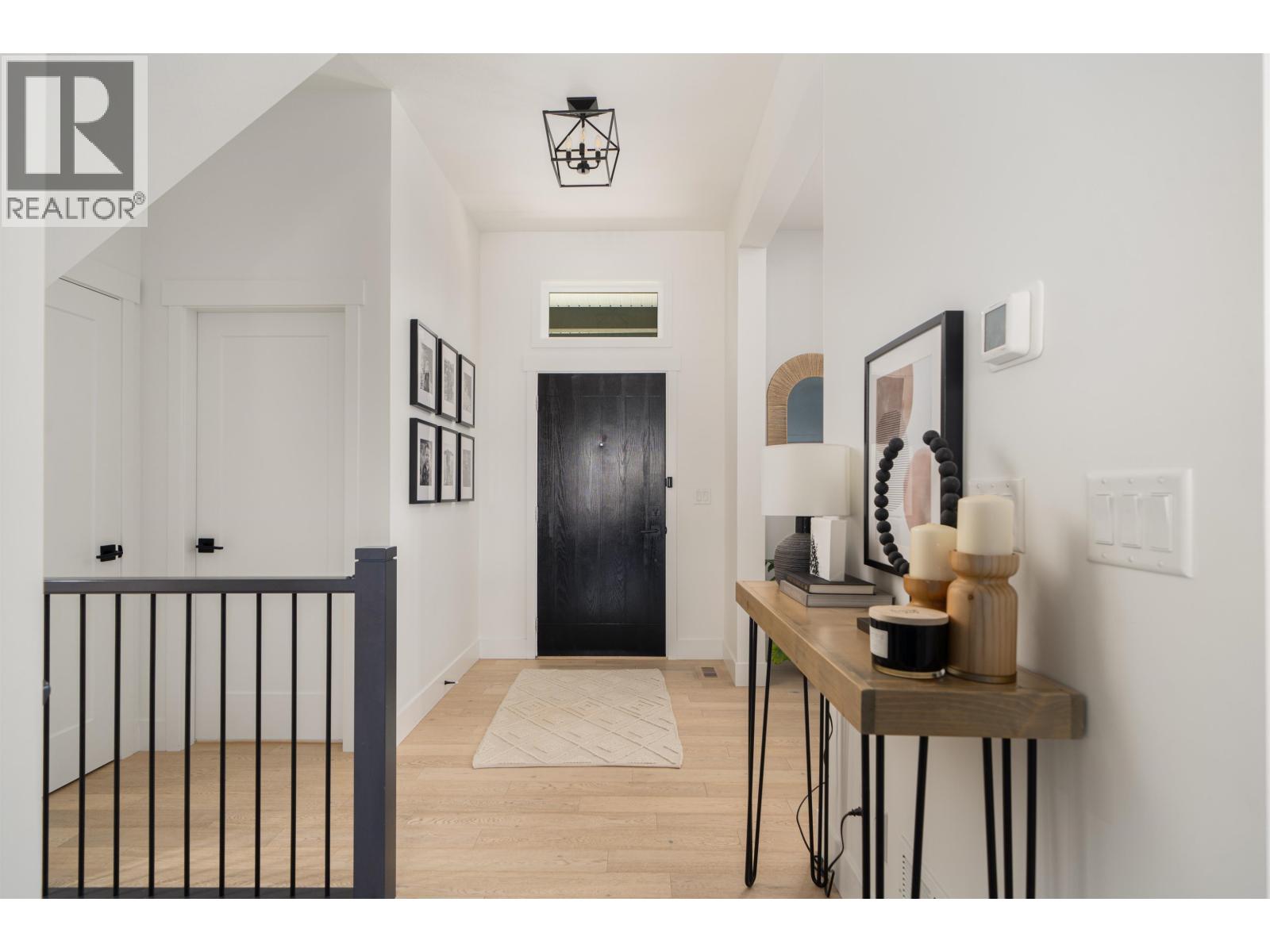 1246 Mounce Drive, Coquitlam, British Columbia  V3B 2W7 - Photo 3 - R3060990