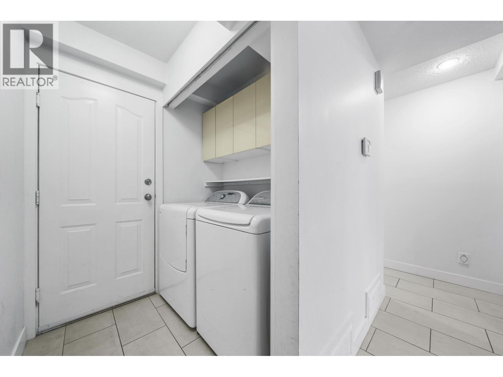 8191 Mirabel Court, Richmond, British Columbia  V7C 4V8 - Photo 14 - R3061017