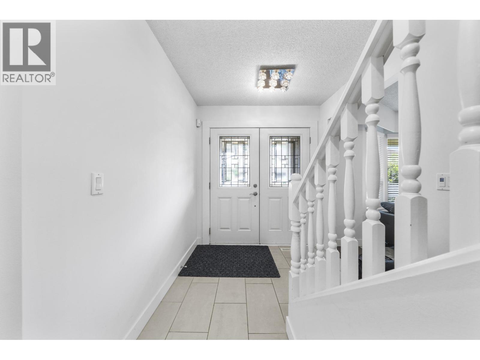 8191 Mirabel Court, Richmond, British Columbia  V7C 4V8 - Photo 4 - R3061017