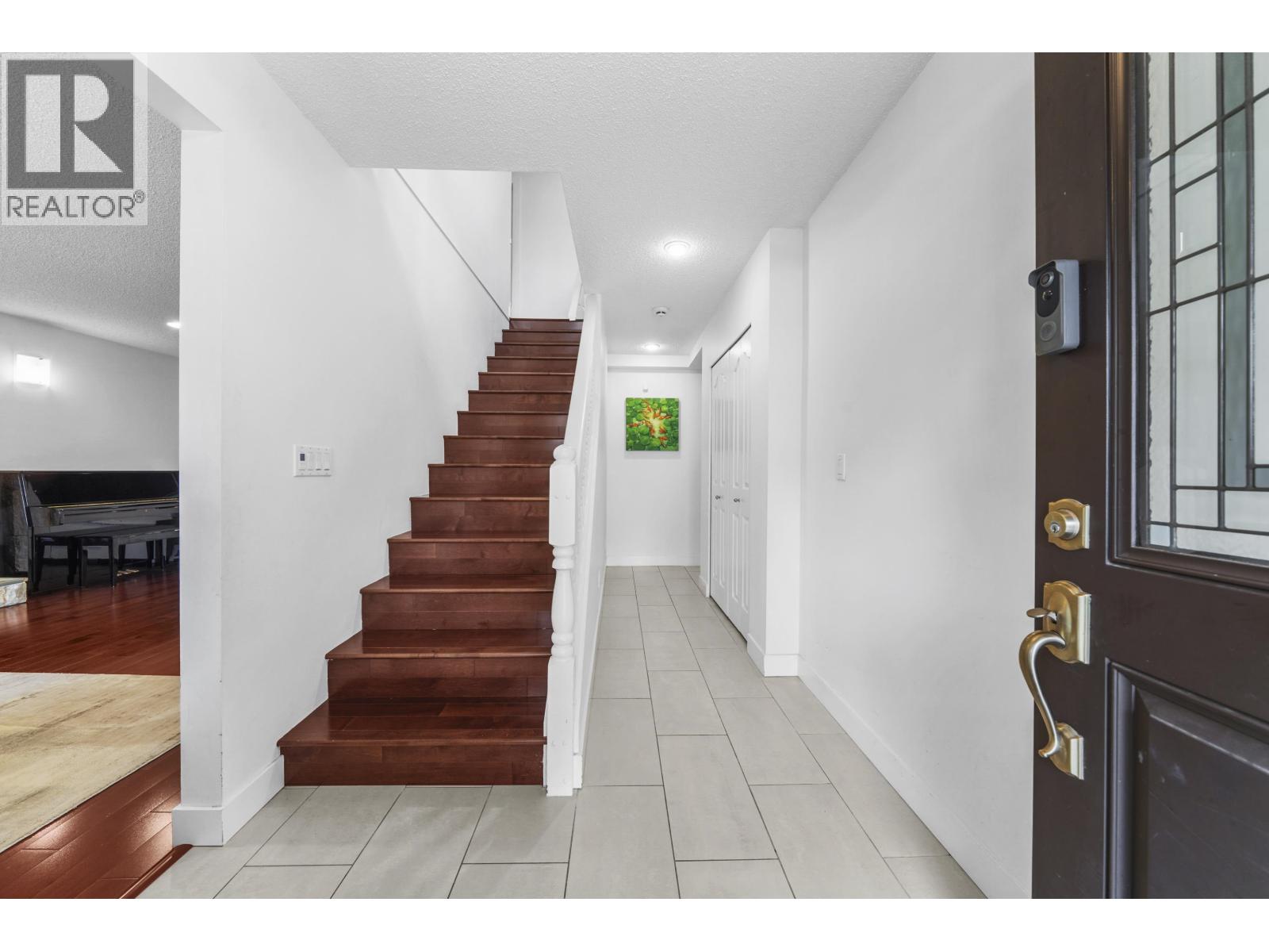 8191 Mirabel Court, Richmond, British Columbia  V7C 4V8 - Photo 5 - R3061017