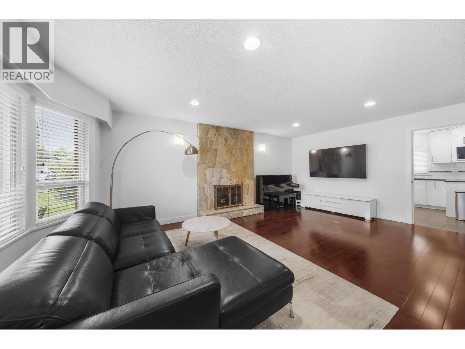 8191 Mirabel Court, Richmond, British Columbia  V7C 4V8 - Photo 7 - R3061017