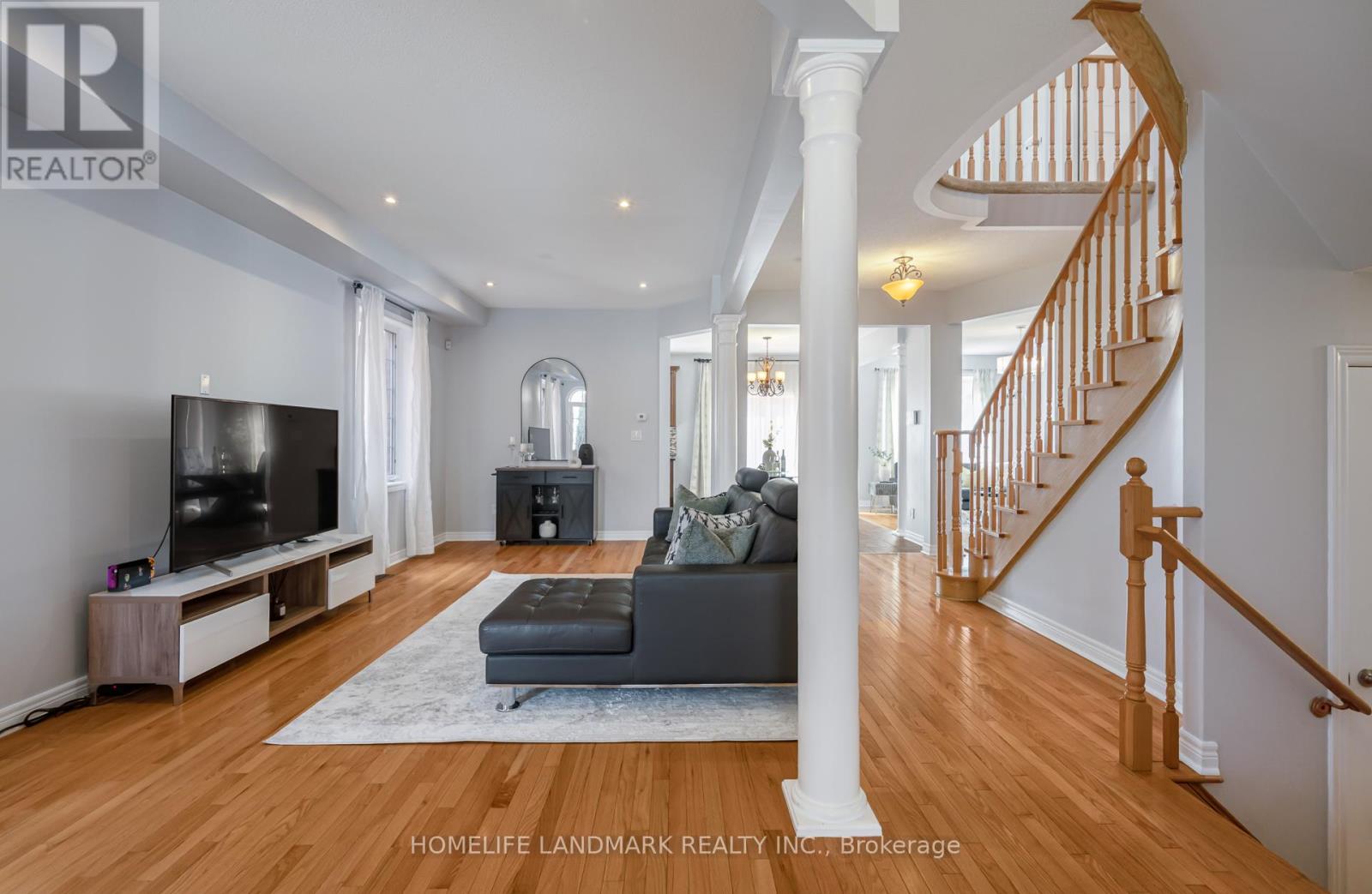 187 Colesbrook Road, Richmond Hill, Ontario  L4S 0C5 - Photo 4 - N12476476