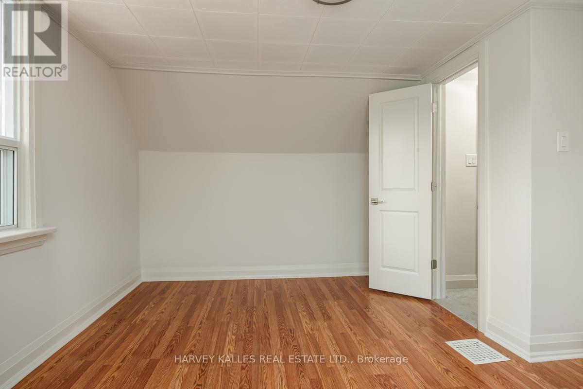129 Major Mackenzie Drive E, Richmond Hill, Ontario  L4C 1H2 - Photo 16 - N12476508
