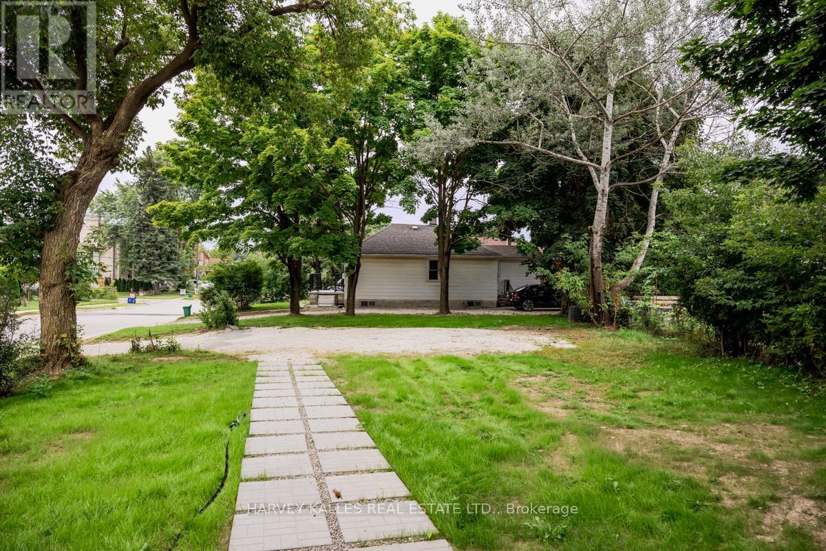 129 Major Mackenzie Drive E, Richmond Hill, Ontario  L4C 1H2 - Photo 20 - N12476508